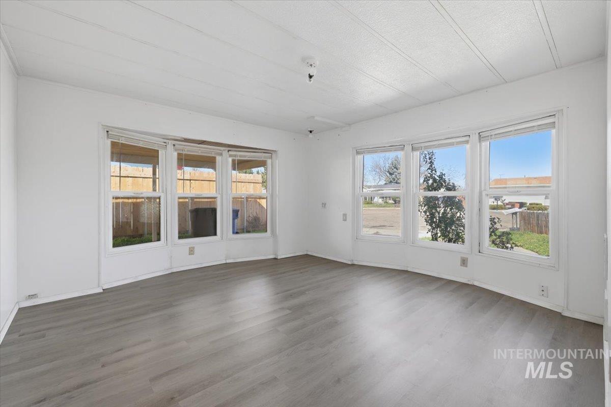 10659 Palm, Boise, Idaho 83717, 3 Bedrooms, 2 Bathrooms, Residential For Sale, Price $310,500,MLS 98979000