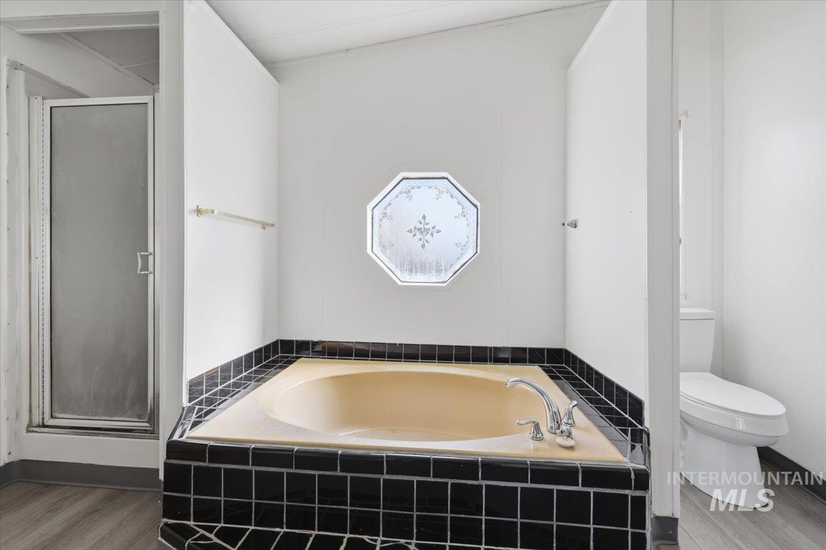 10659 Palm, Boise, Idaho 83717, 3 Bedrooms, 2 Bathrooms, Residential For Sale, Price $310,500,MLS 98979000