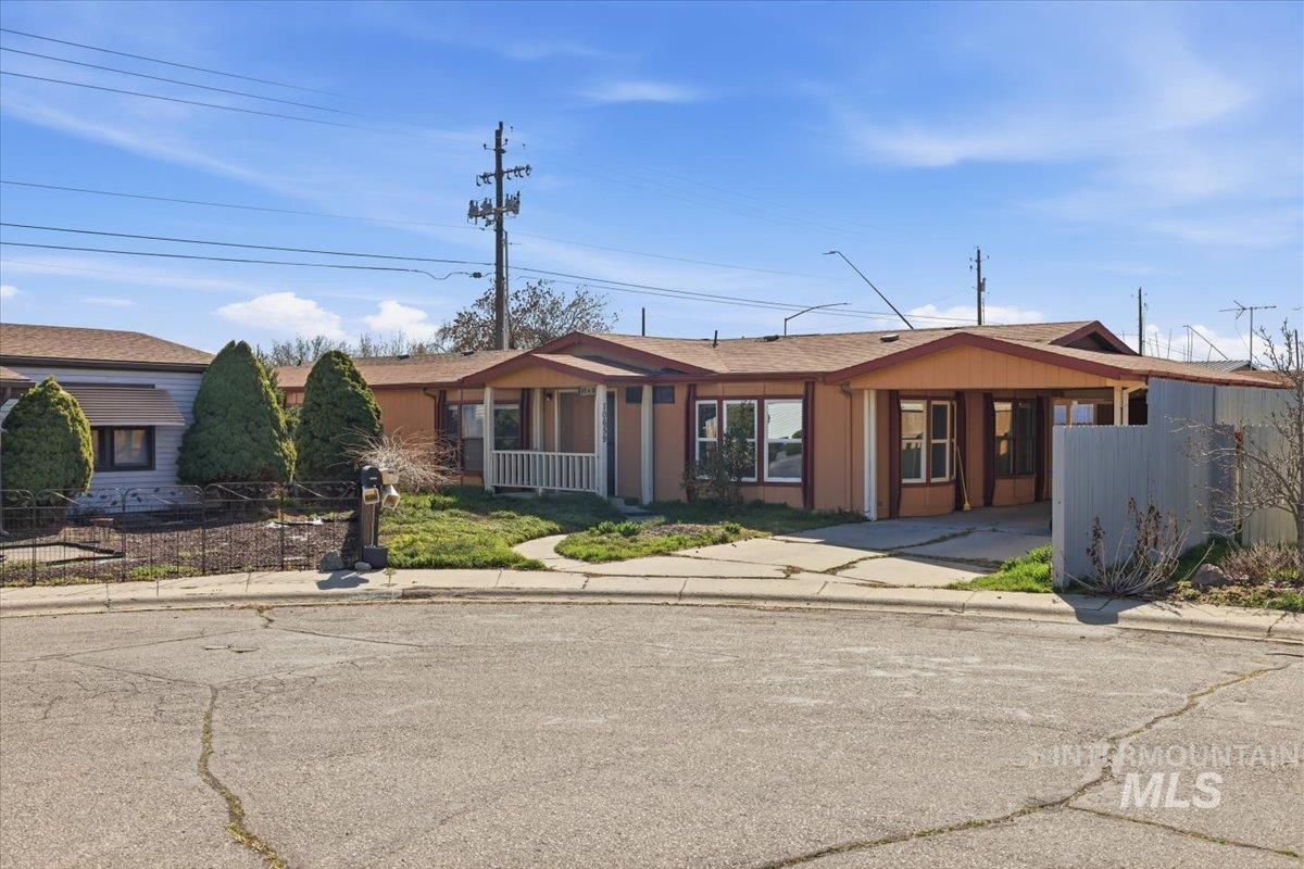 10659 Palm, Boise, Idaho 83717, 3 Bedrooms, 2 Bathrooms, Residential For Sale, Price $310,500,MLS 98979000