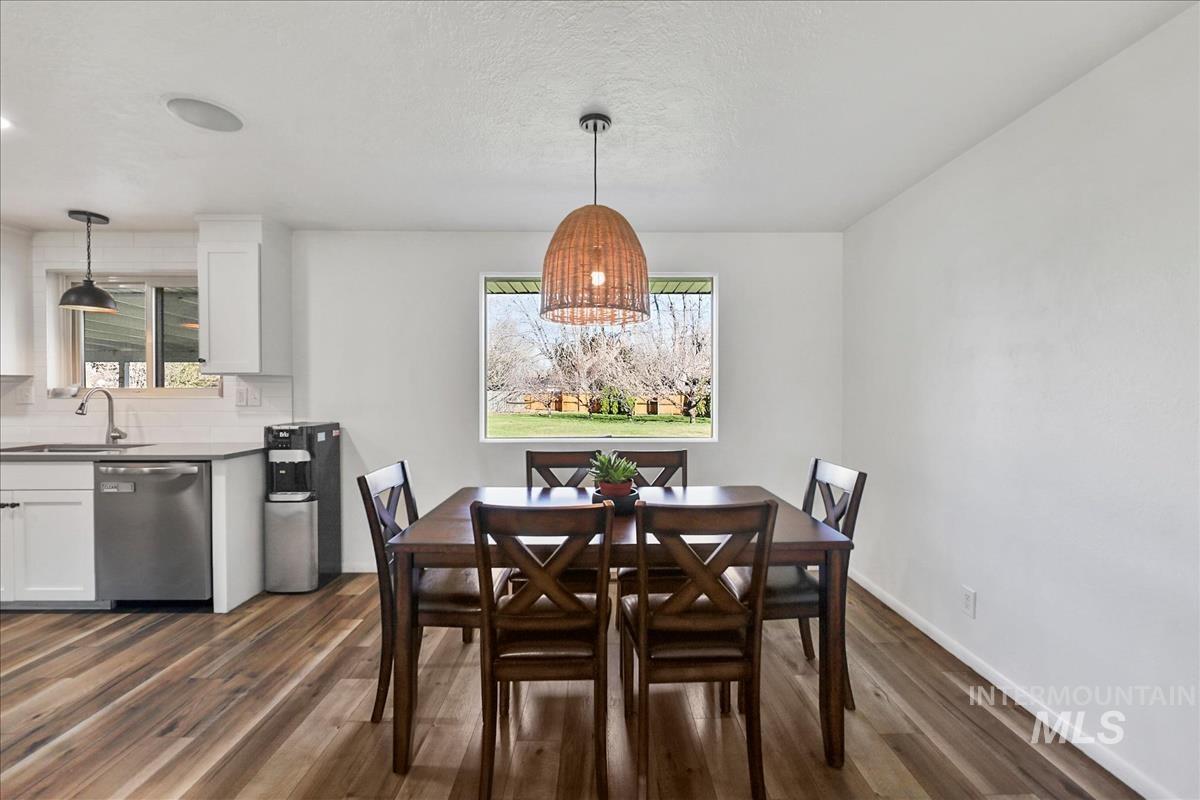 6006 W Poplar Dr, Boise, Idaho 83704, 5 Bedrooms, 3 Bathrooms, Residential For Sale, Price $715,000, 98979002