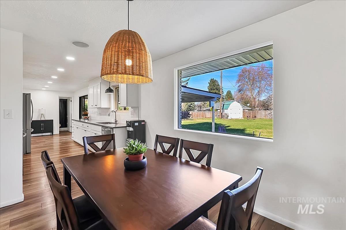 6006 W Poplar Dr, Boise, Idaho 83704, 5 Bedrooms, 3 Bathrooms, Residential For Sale, Price $715,000, 98979002