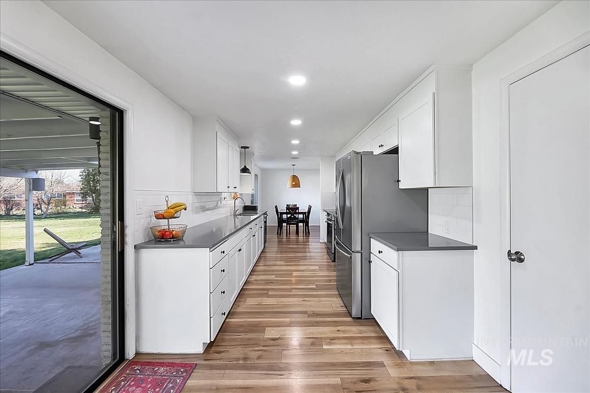 6006 W Poplar Dr, Boise, Idaho 83704, 5 Bedrooms, 3 Bathrooms, Residential For Sale, Price $715,000, 98979002