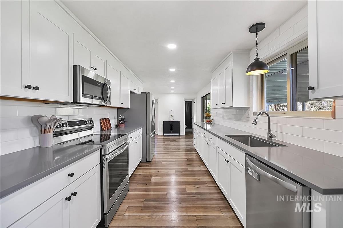 6006 W Poplar Dr, Boise, Idaho 83704, 5 Bedrooms, 3 Bathrooms, Residential For Sale, Price $715,000, 98979002