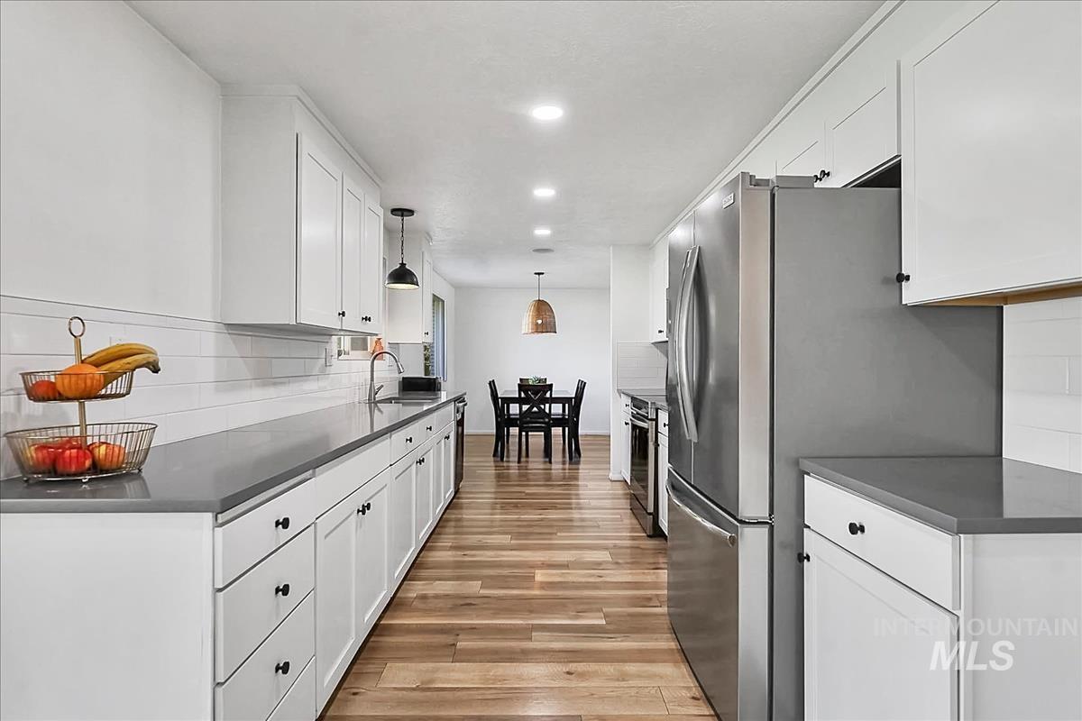 6006 W Poplar Dr, Boise, Idaho 83704, 5 Bedrooms, 3 Bathrooms, Residential For Sale, Price $715,000, 98979002