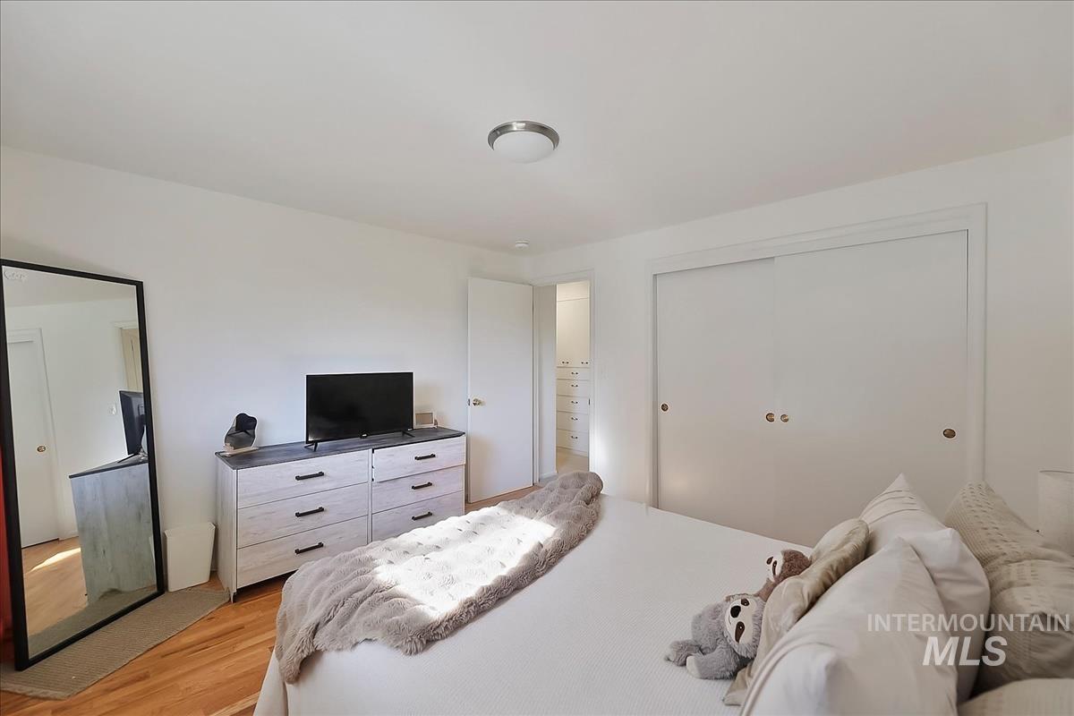 6006 W Poplar Dr, Boise, Idaho 83704, 5 Bedrooms, 3 Bathrooms, Residential For Sale, Price $715,000, 98979002