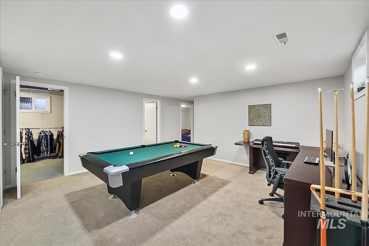 6006 W Poplar Dr, Boise, Idaho 83704, 5 Bedrooms, 3 Bathrooms, Residential For Sale, Price $715,000, 98979002