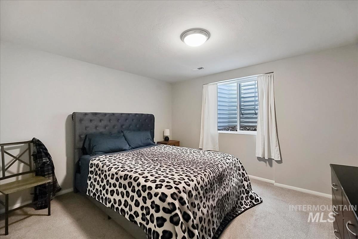 6006 W Poplar Dr, Boise, Idaho 83704, 5 Bedrooms, 3 Bathrooms, Residential For Sale, Price $715,000, 98979002