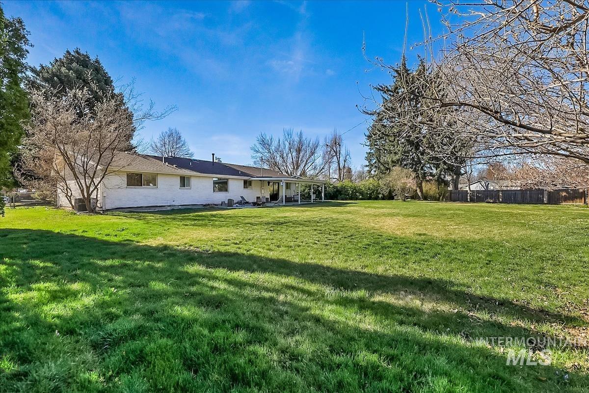 6006 W Poplar Dr, Boise, Idaho 83704, 5 Bedrooms, 3 Bathrooms, Residential For Sale, Price $715,000, 98979002