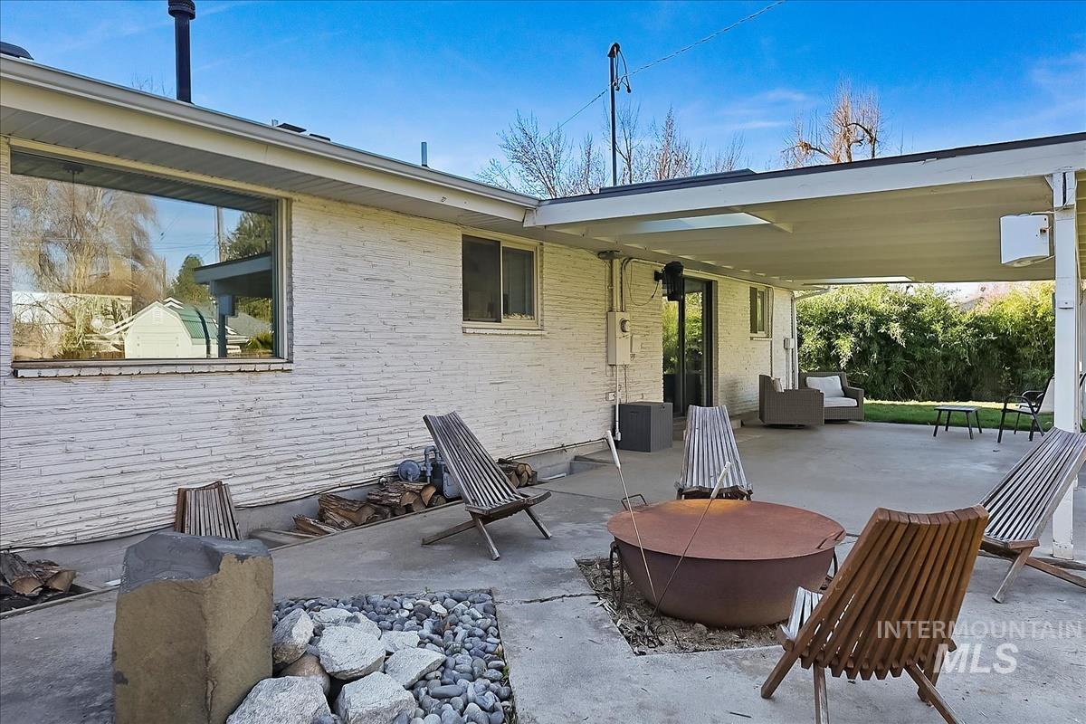 6006 W Poplar Dr, Boise, Idaho 83704, 5 Bedrooms, 3 Bathrooms, Residential For Sale, Price $715,000, 98979002