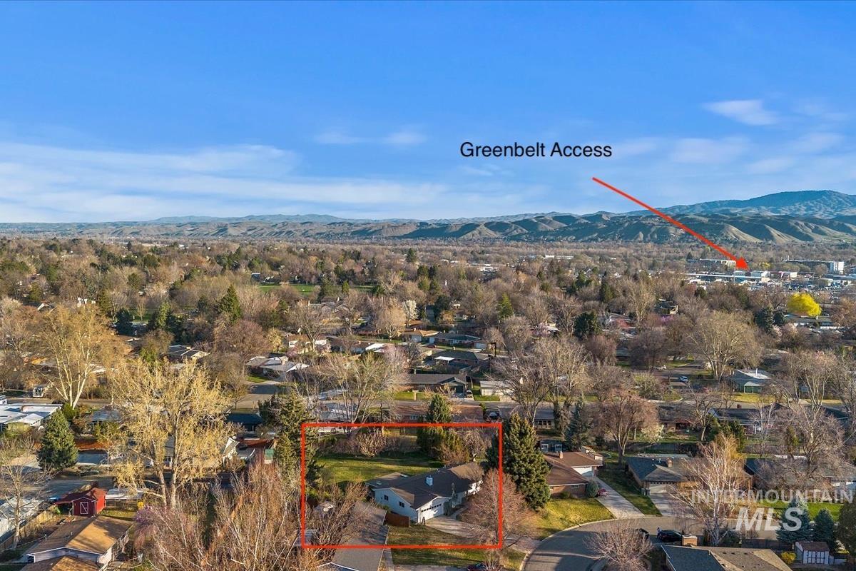 6006 W Poplar Dr, Boise, Idaho 83704, 5 Bedrooms, 3 Bathrooms, Residential For Sale, Price $715,000, 98979002