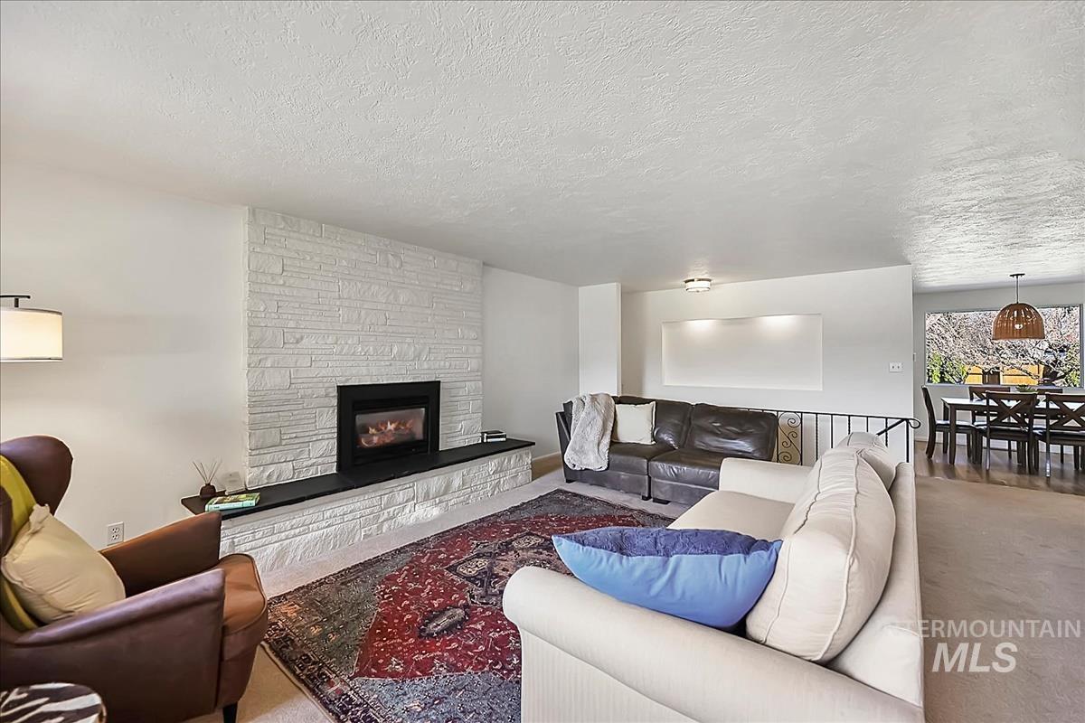 6006 W Poplar Dr, Boise, Idaho 83704, 5 Bedrooms, 3 Bathrooms, Residential For Sale, Price $715,000, 98979002