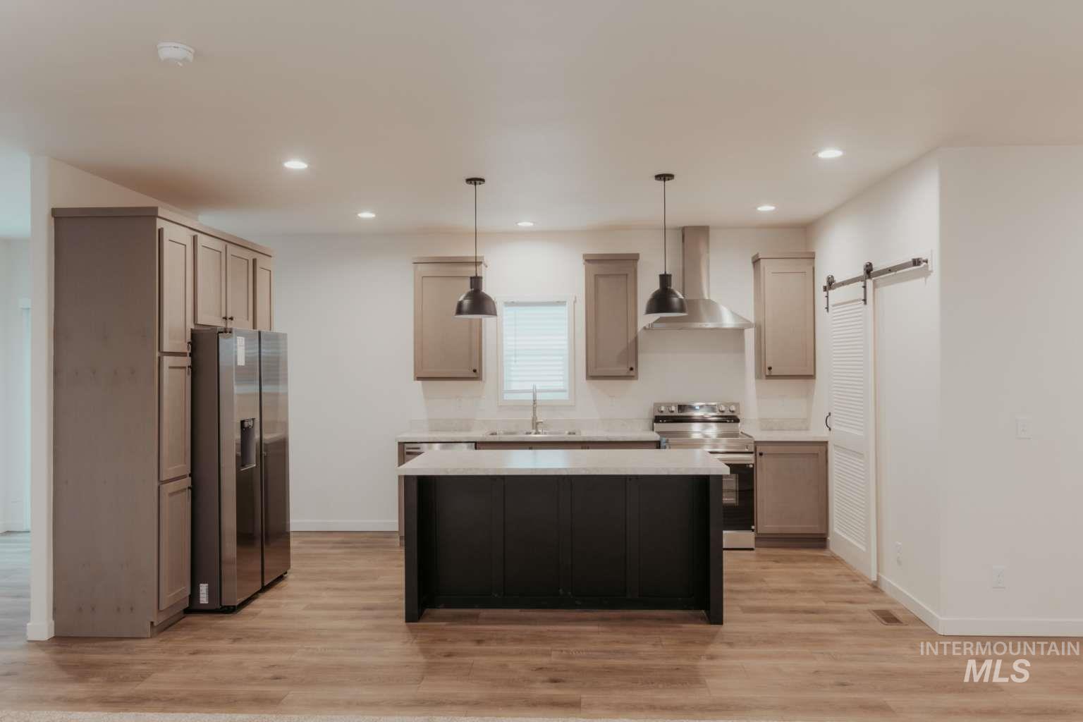 10703 Palm Dr, Boise, Idaho 83713, 4 Bedrooms, 2 Bathrooms, Residential For Sale, Price $359,637,MLS 98979003