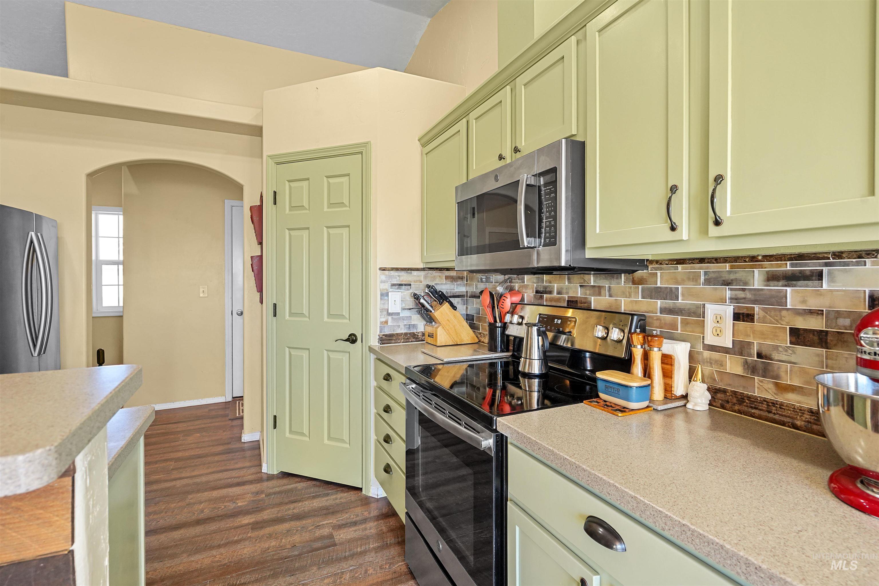 350 W 2nd, Hazelton, Idaho 83335, 4 Bedrooms, 2 Bathrooms, Residential For Sale, Price $350,000,MLS 98979004