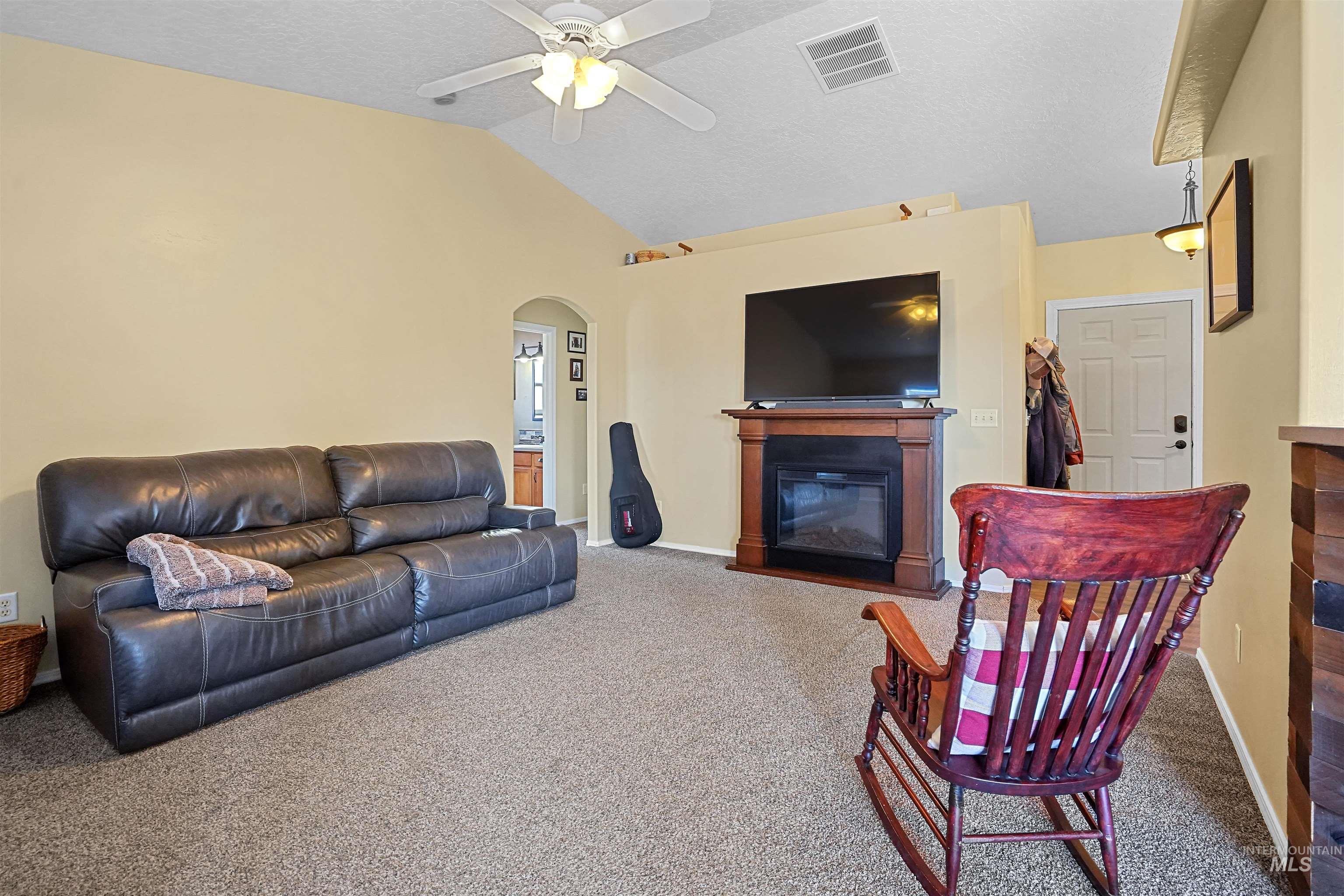 350 W 2nd, Hazelton, Idaho 83335, 4 Bedrooms, 2 Bathrooms, Residential For Sale, Price $350,000,MLS 98979004