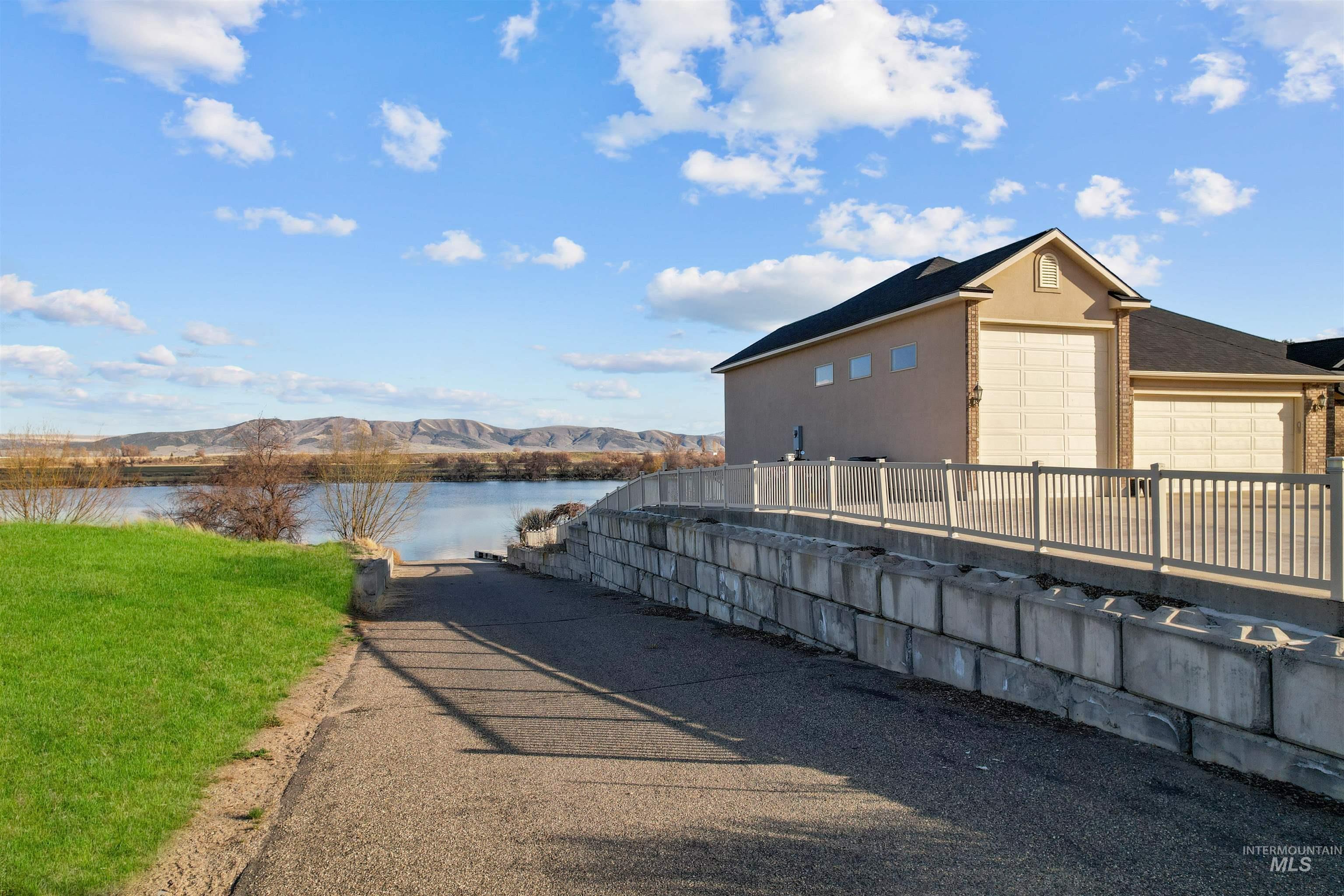 72 Pelican Drive, Rupert, Idaho 83350, 5 Bedrooms, 3 Bathrooms, Residential For Sale, Price $575,000, 98979005