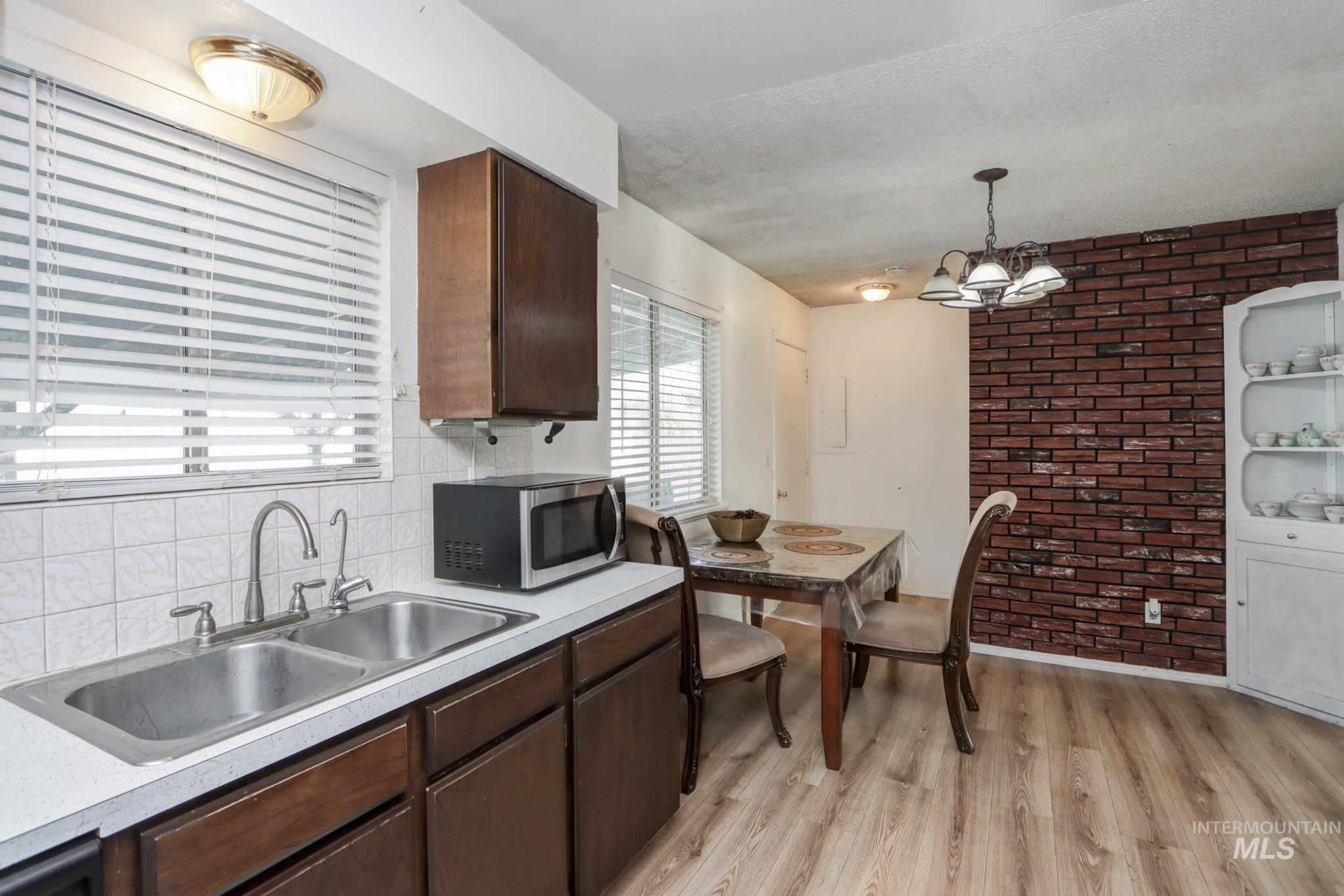 563 NW 18th St, Ontario, Oregon 97914, 3 Bedrooms, 2 Bathrooms, Residential For Sale, Price $345,000, 98979006