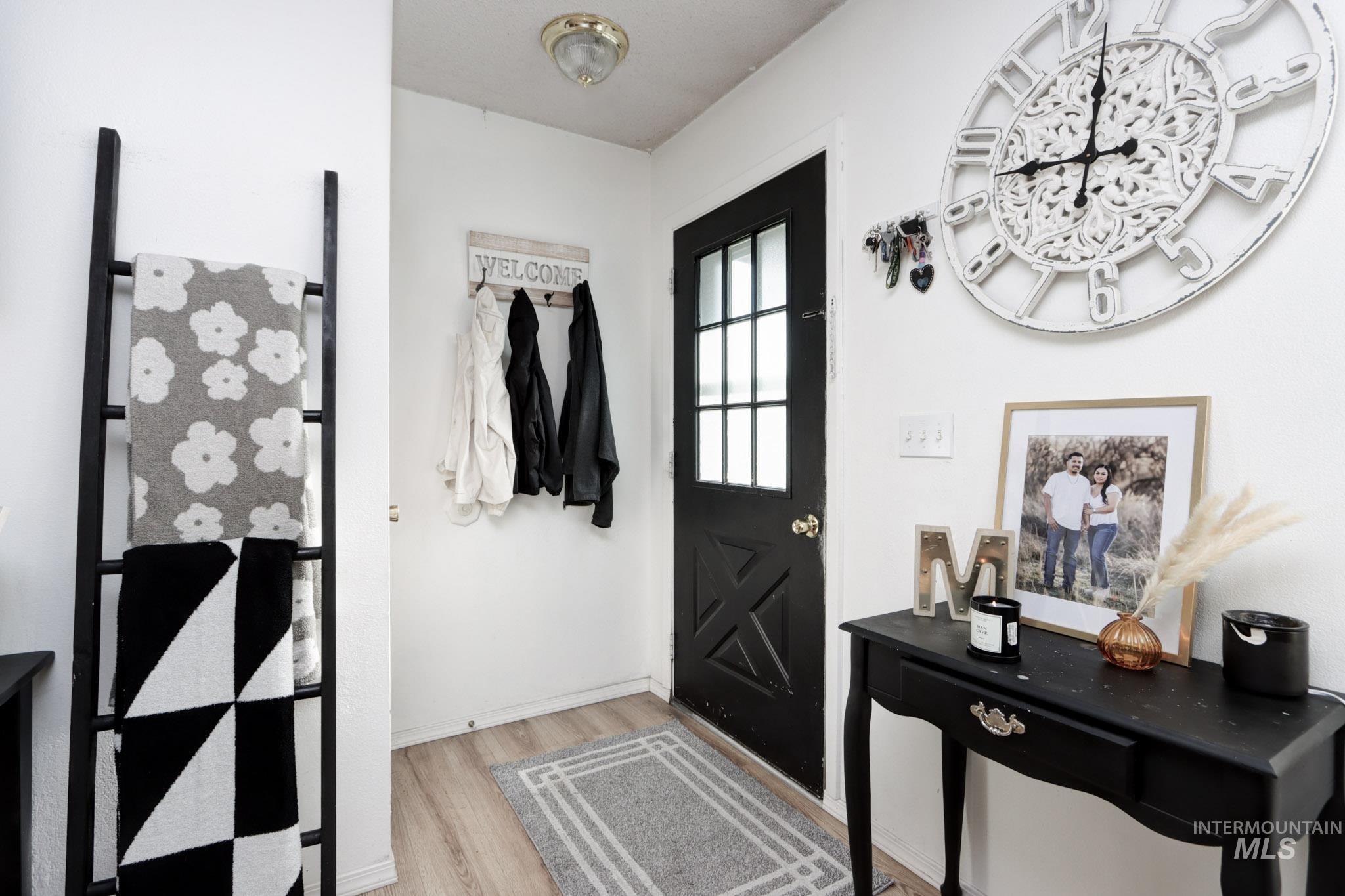 563 NW 18th St, Ontario, Oregon 97914, 3 Bedrooms, 2 Bathrooms, Residential For Sale, Price $345,000, 98979006