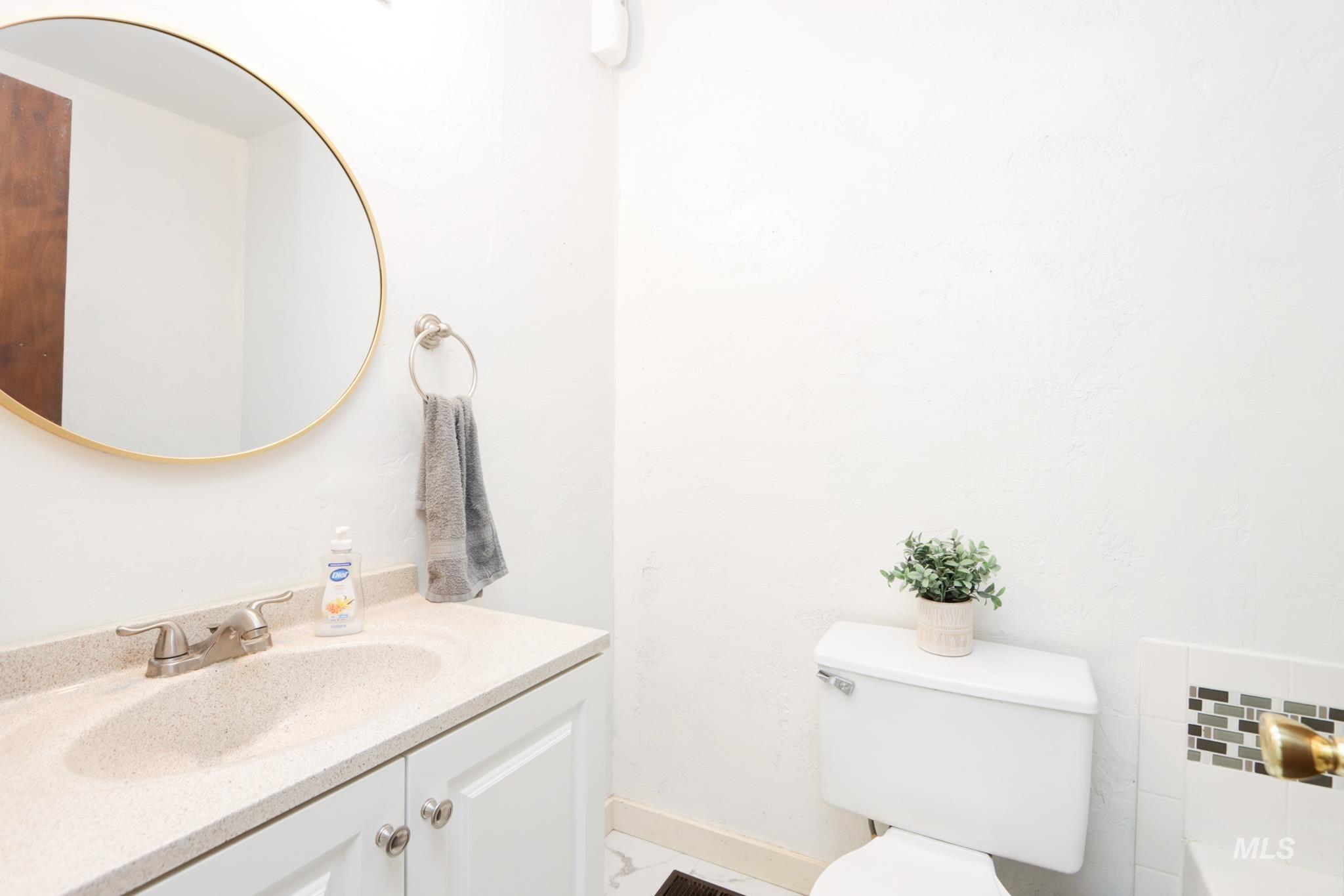 563 NW 18th St, Ontario, Oregon 97914, 3 Bedrooms, 2 Bathrooms, Residential For Sale, Price $345,000, 98979006