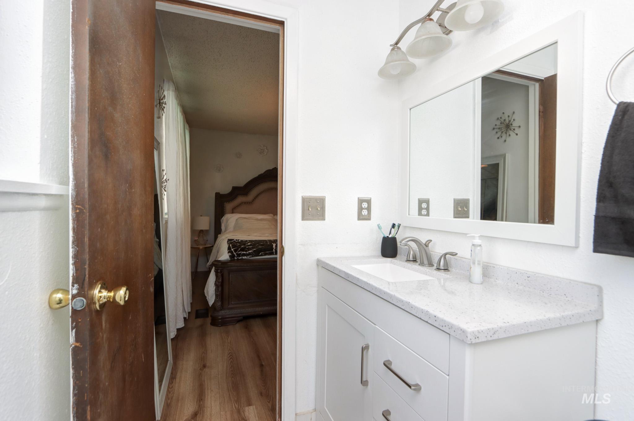 563 NW 18th St, Ontario, Oregon 97914, 3 Bedrooms, 2 Bathrooms, Residential For Sale, Price $345,000, 98979006