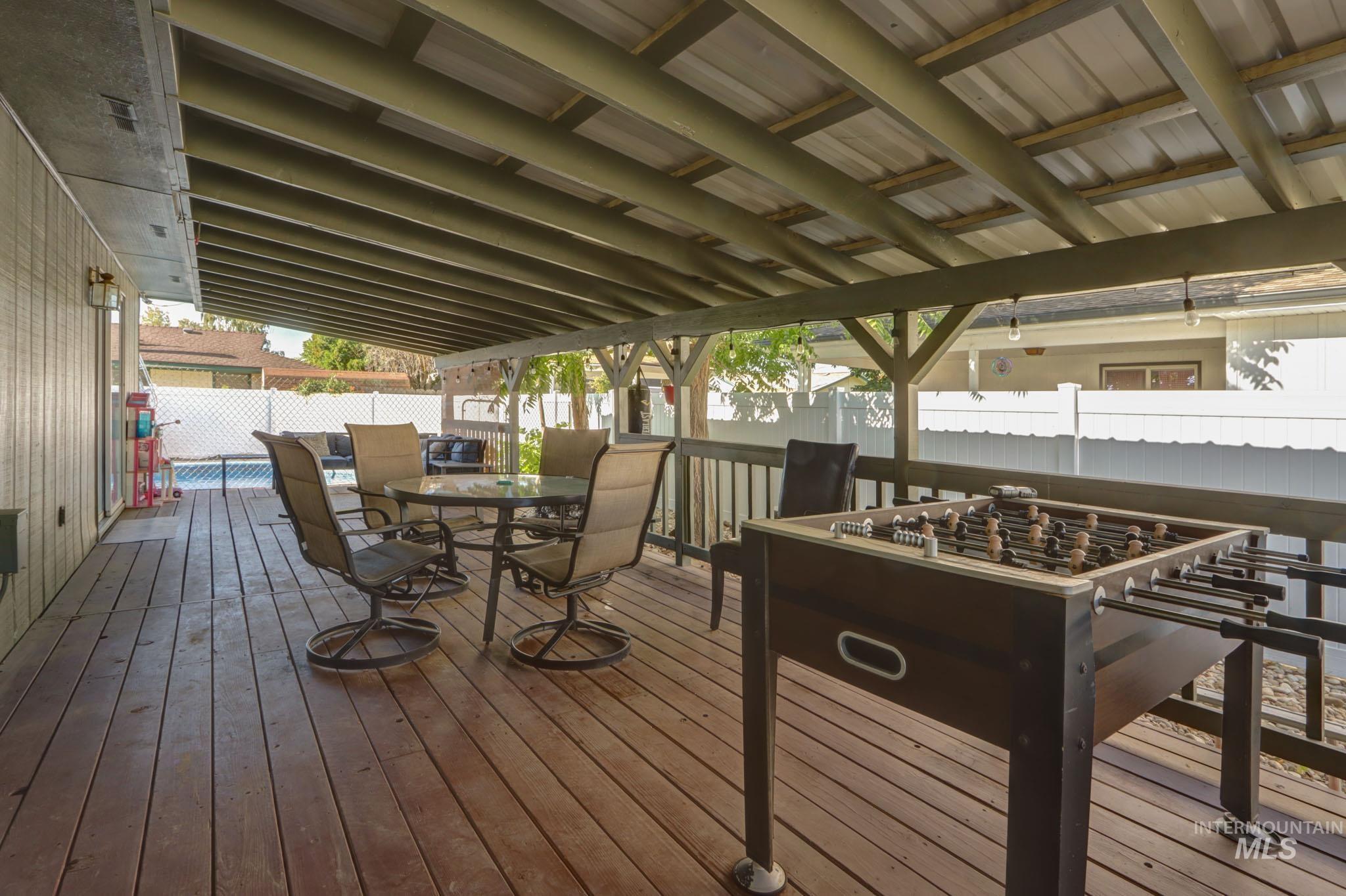 563 NW 18th St, Ontario, Oregon 97914, 3 Bedrooms, 2 Bathrooms, Residential For Sale, Price $345,000, 98979006