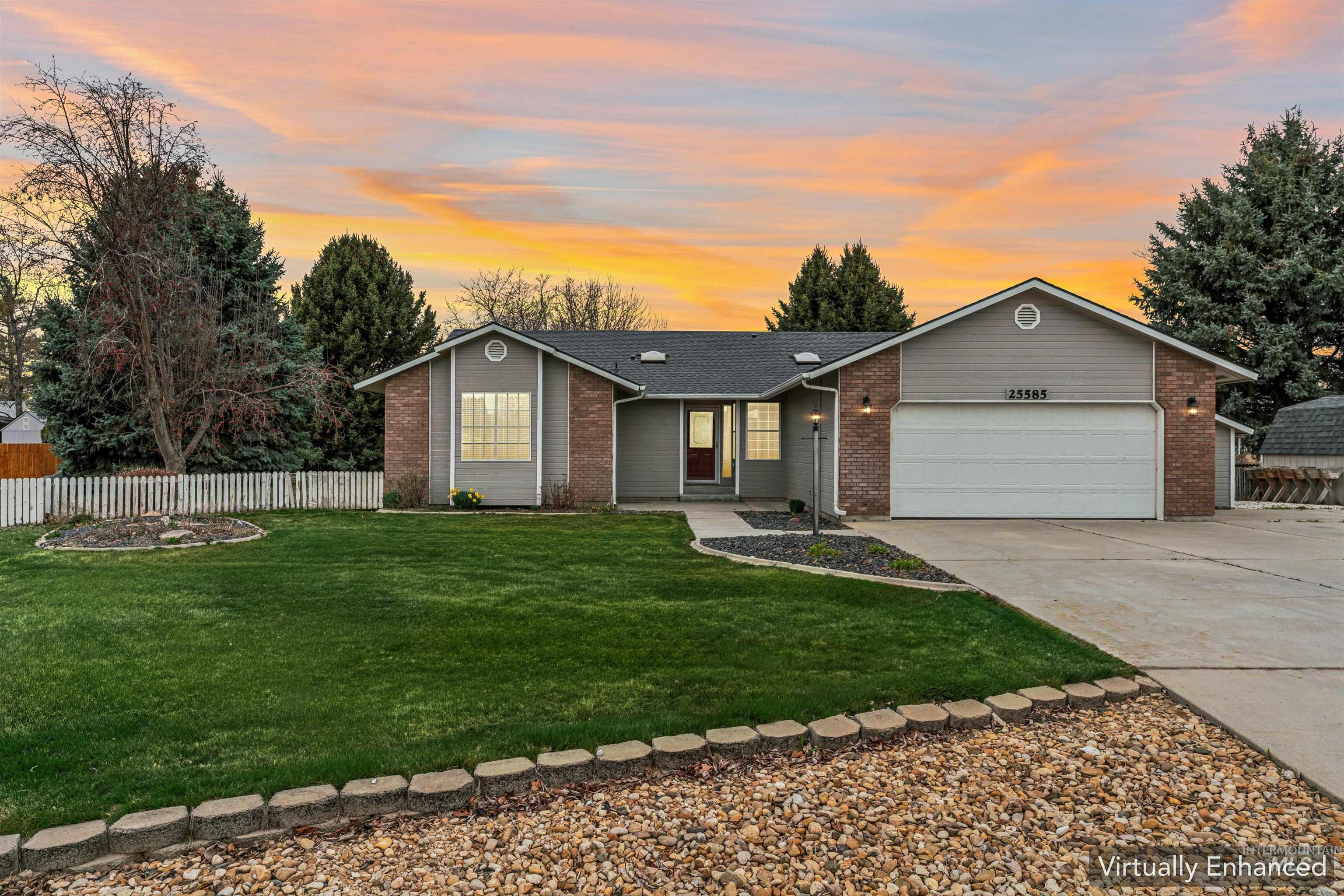25585 Birdie Dr., Caldwell, Idaho 83607, 2 Bedrooms, 2.5 Bathrooms, Residential For Sale, Price $539,900,MLS 98979008