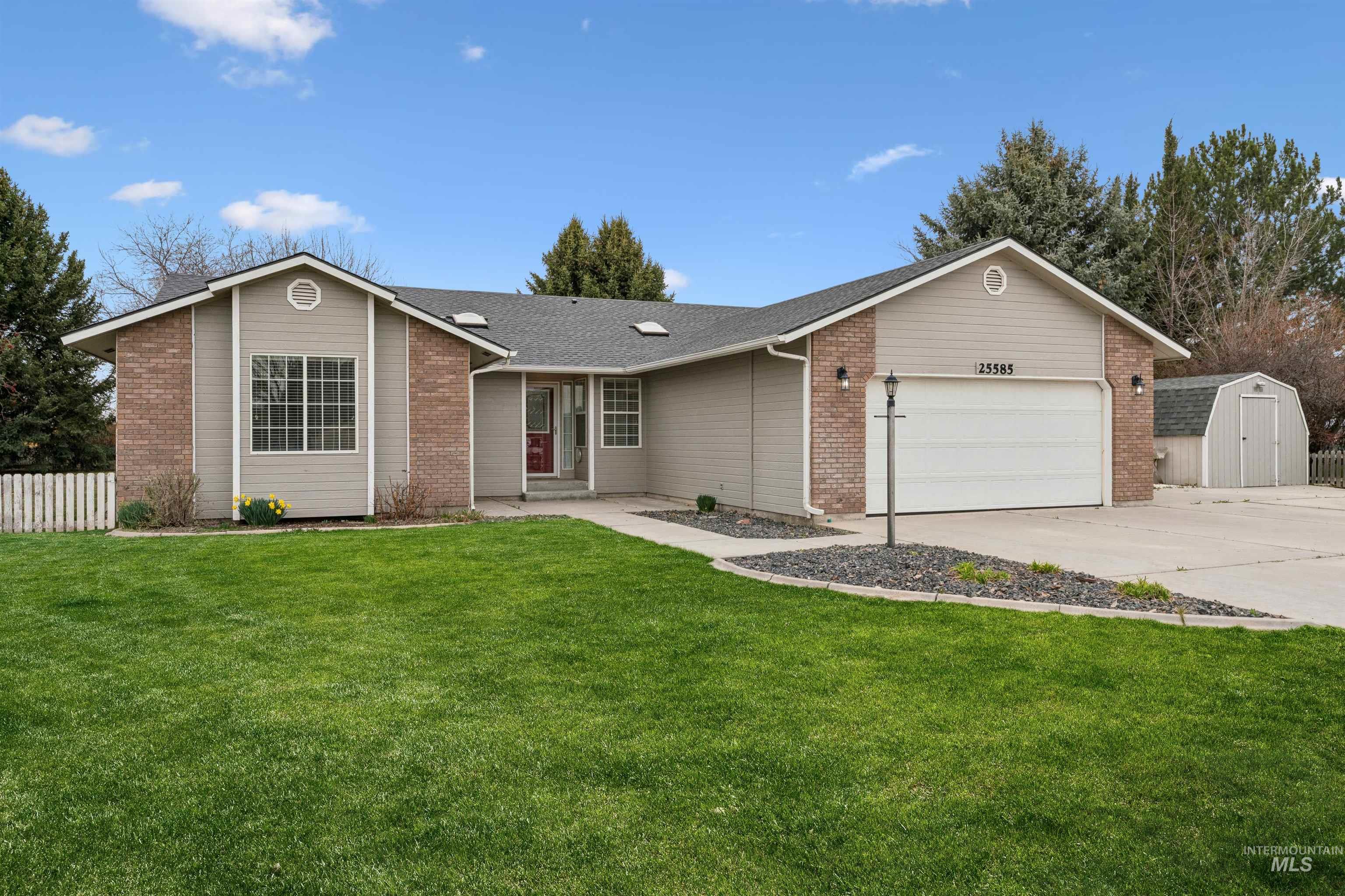 25585 Birdie Dr., Caldwell, Idaho 83607, 2 Bedrooms, 2.5 Bathrooms, Residential For Sale, Price $539,900, 98979008