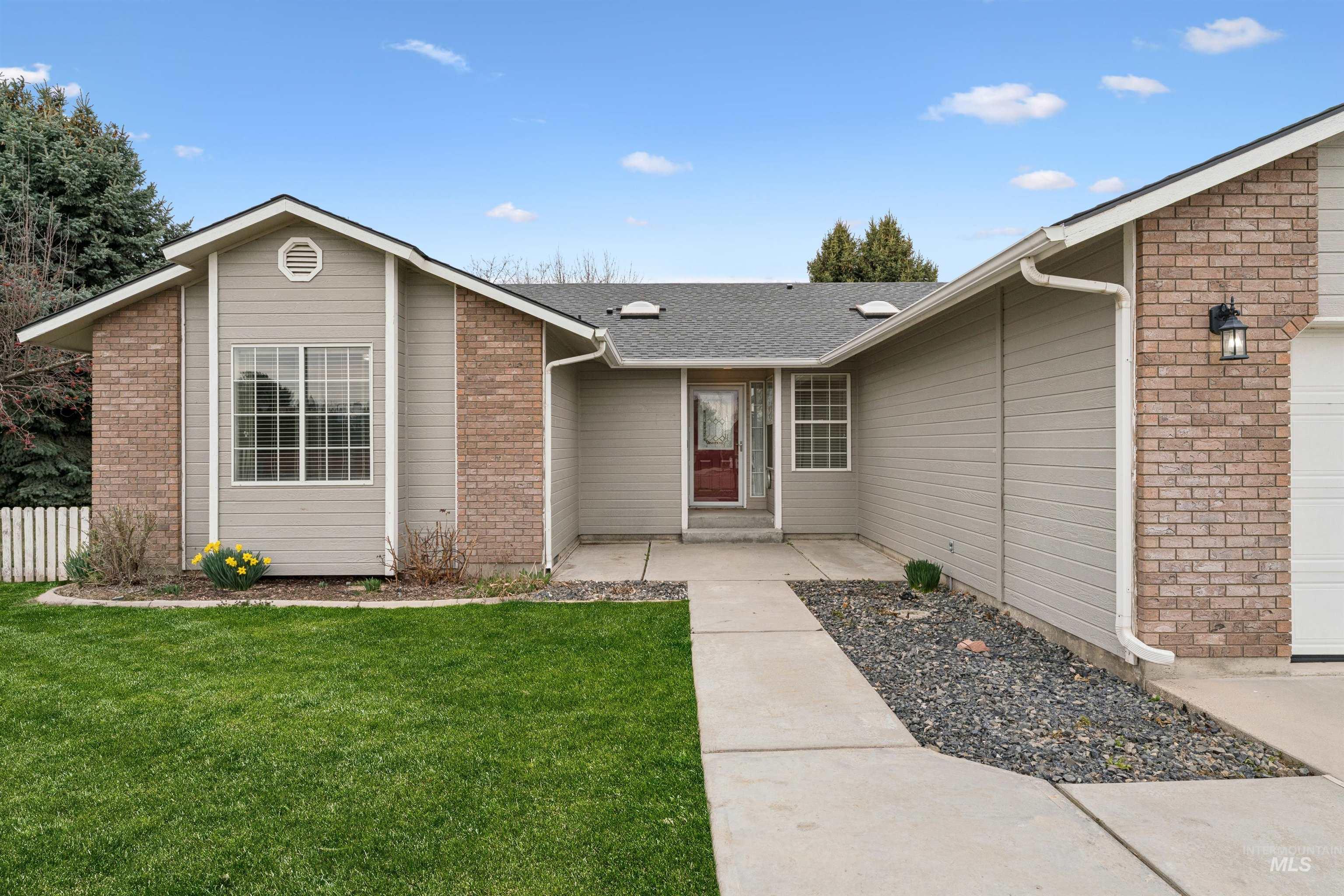 25585 Birdie Dr., Caldwell, Idaho 83607, 2 Bedrooms, 2.5 Bathrooms, Residential For Sale, Price $539,900, 98979008