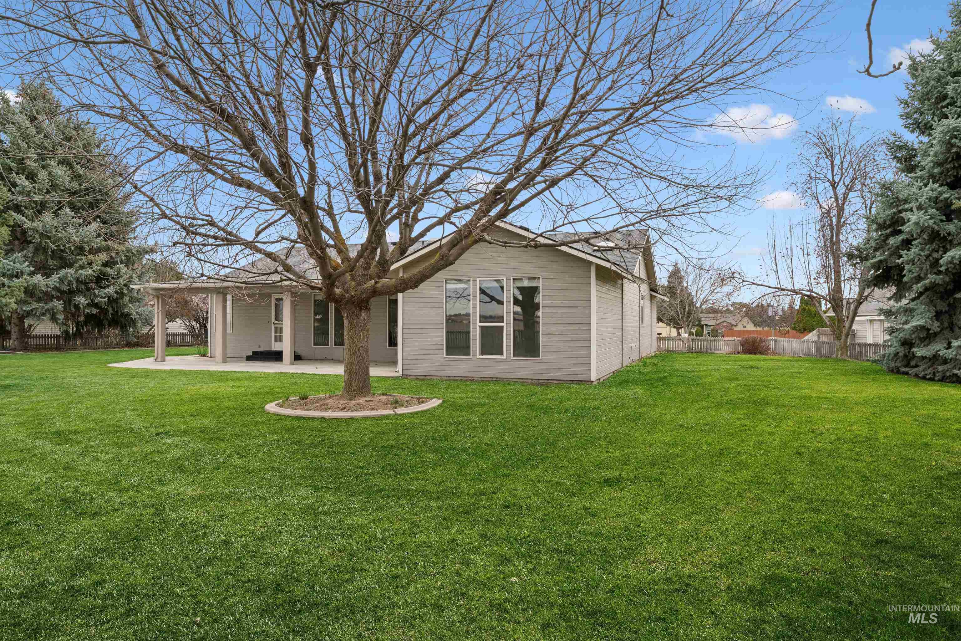 25585 Birdie Dr., Caldwell, Idaho 83607, 2 Bedrooms, 2.5 Bathrooms, Residential For Sale, Price $539,900, 98979008