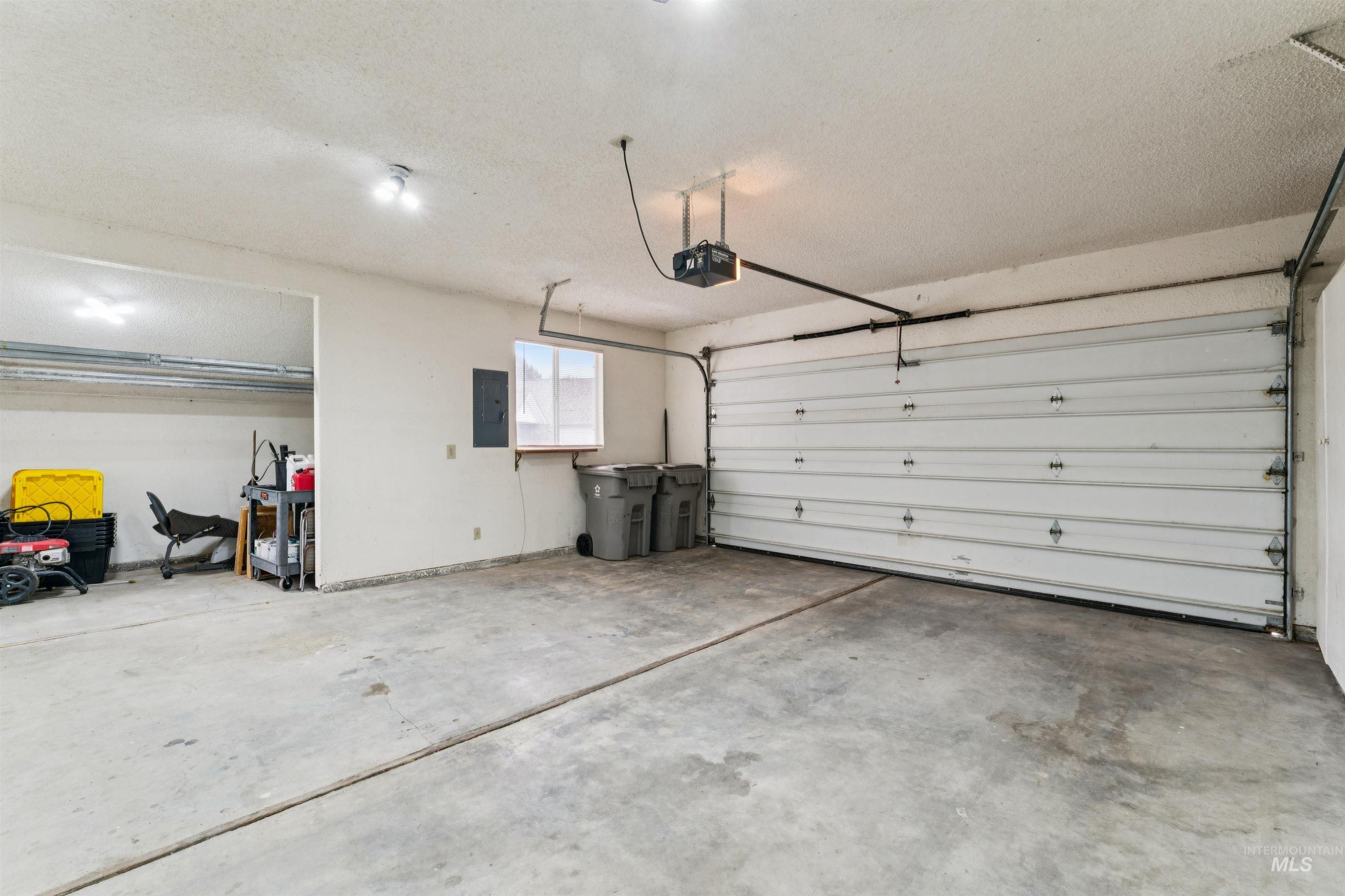 25585 Birdie Dr., Caldwell, Idaho 83607, 2 Bedrooms, 2.5 Bathrooms, Residential For Sale, Price $539,900, 98979008