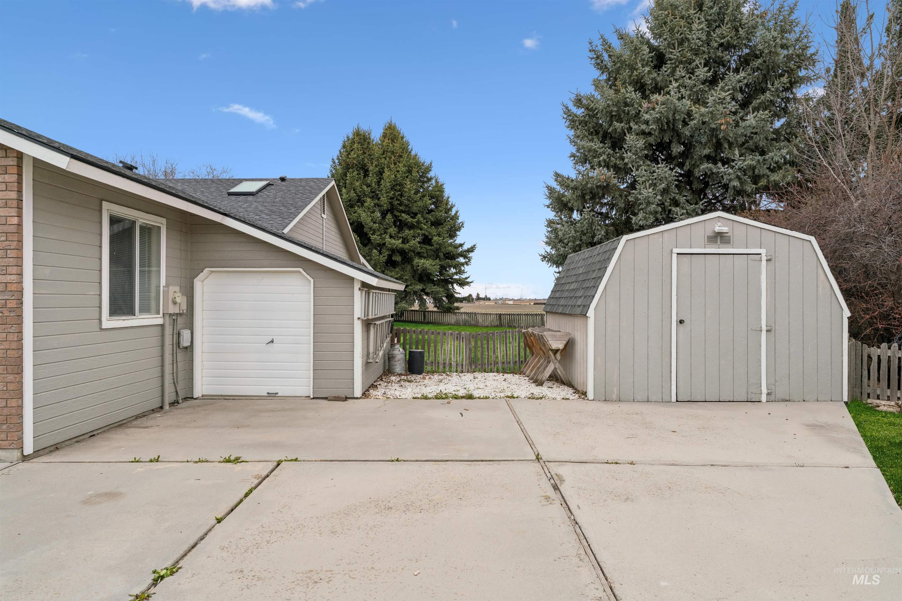 25585 Birdie Dr., Caldwell, Idaho 83607, 2 Bedrooms, 2.5 Bathrooms, Residential For Sale, Price $539,900, 98979008