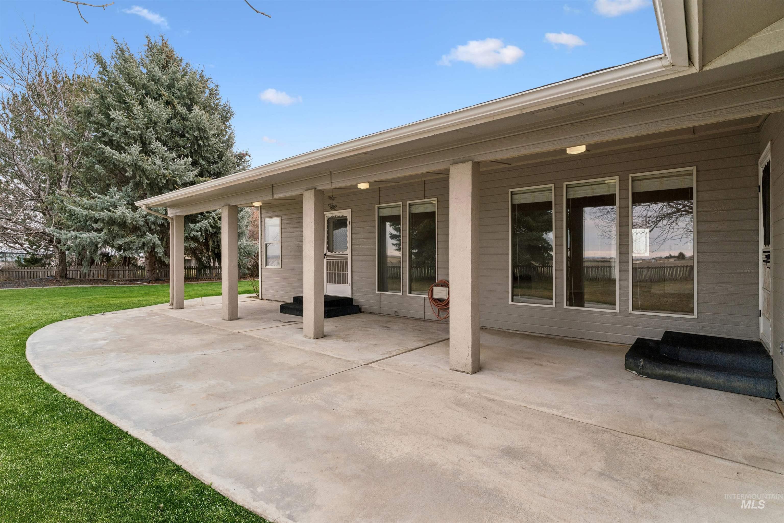 25585 Birdie Dr., Caldwell, Idaho 83607, 2 Bedrooms, 2.5 Bathrooms, Residential For Sale, Price $539,900, 98979008