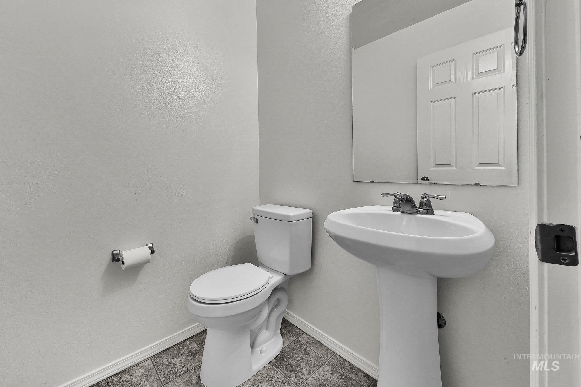 17224 N Judith Ave, Nampa, Idaho 83687, 4 Bedrooms, 2.5 Bathrooms, Residential For Sale, Price $439,000, 98979010