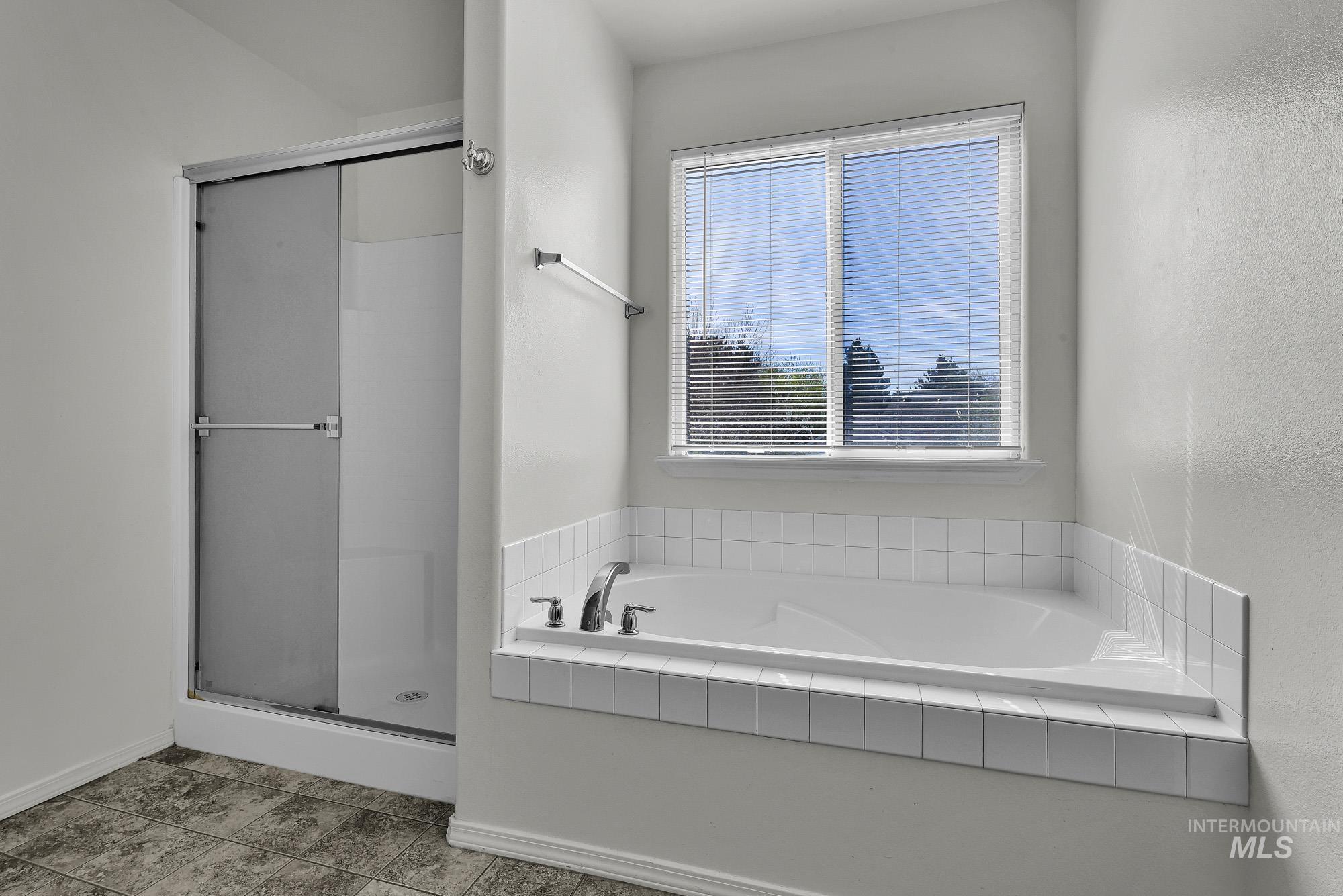 17224 N Judith Ave, Nampa, Idaho 83687, 4 Bedrooms, 2.5 Bathrooms, Residential For Sale, Price $439,000, 98979010