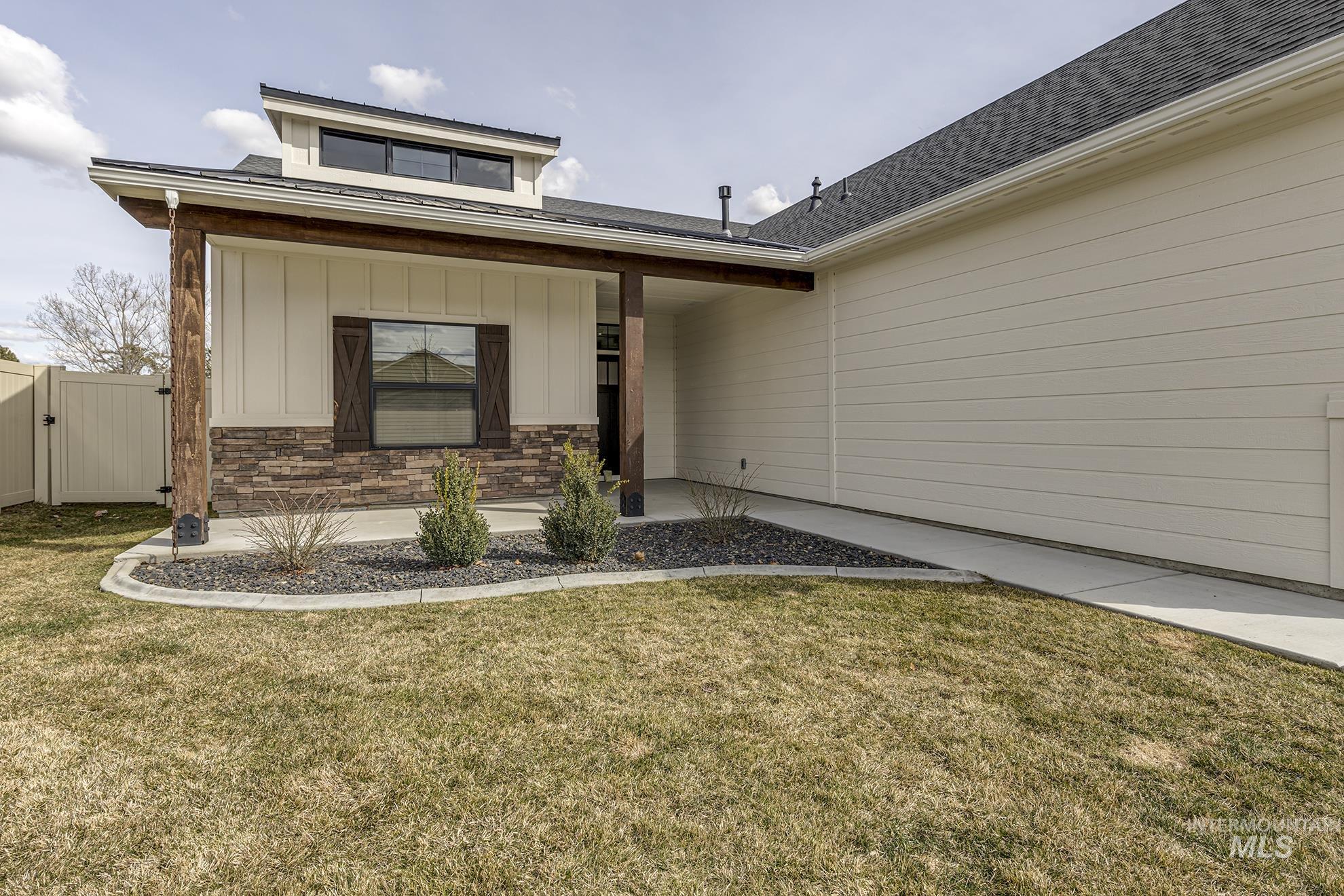 2808 Tamarack Court, Fruitland, Idaho 83619, 3 Bedrooms, 2 Bathrooms, Residential For Sale, Price $449,000, 98979011