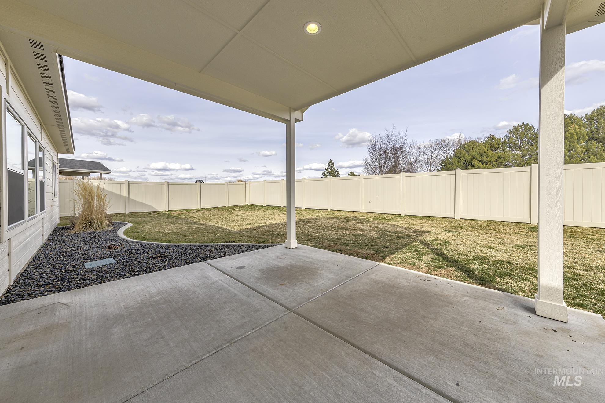 2808 Tamarack Court, Fruitland, Idaho 83619, 3 Bedrooms, 2 Bathrooms, Residential For Sale, Price $449,000, 98979011