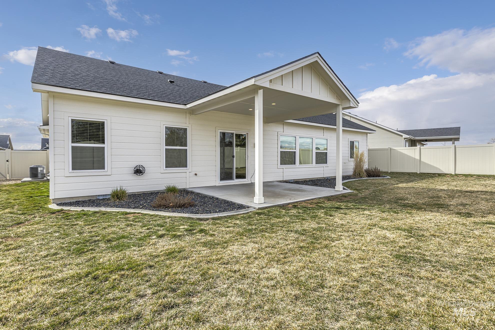 2808 Tamarack Court, Fruitland, Idaho 83619, 3 Bedrooms, 2 Bathrooms, Residential For Sale, Price $449,000, 98979011