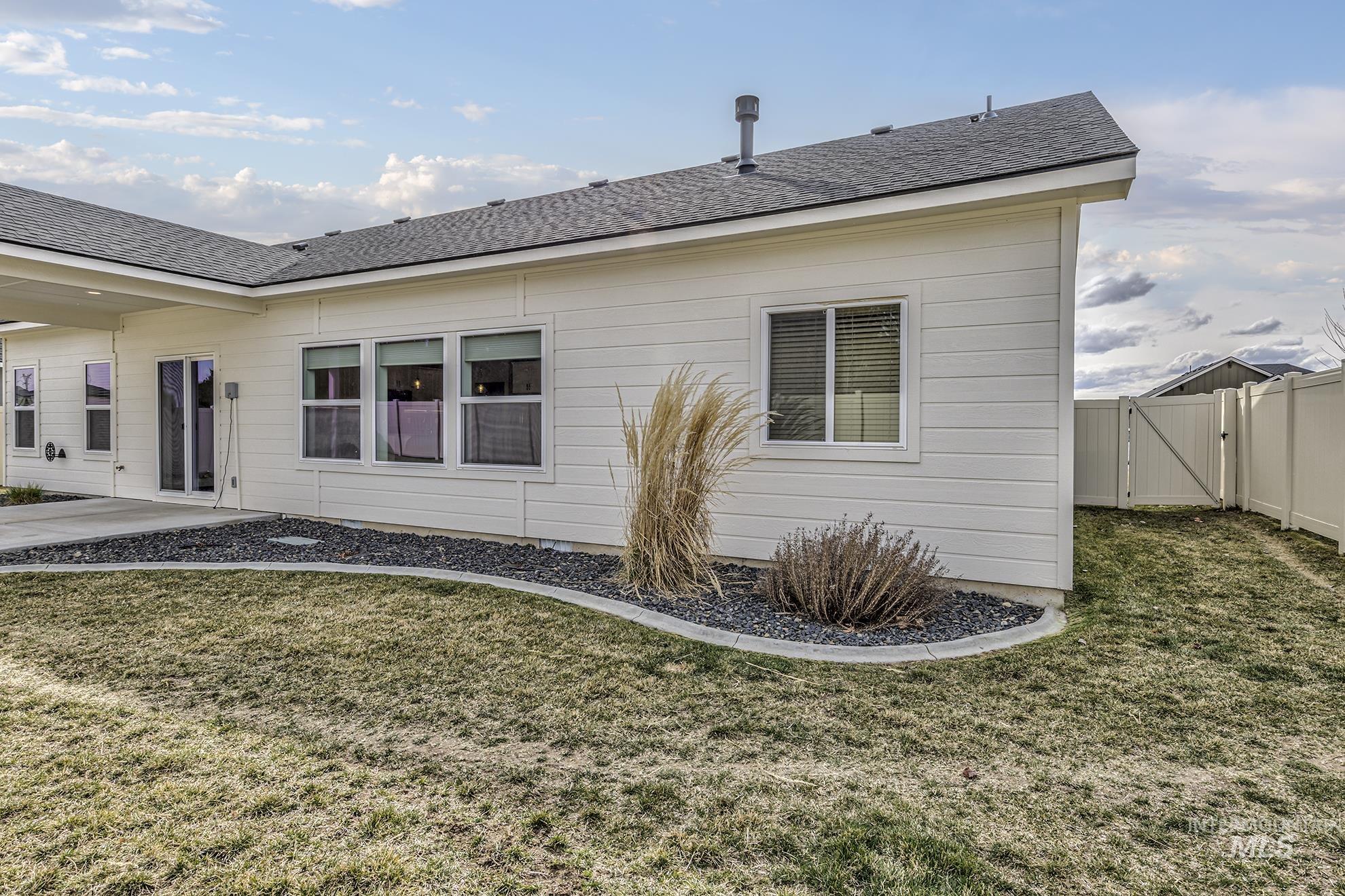 2808 Tamarack Court, Fruitland, Idaho 83619, 3 Bedrooms, 2 Bathrooms, Residential For Sale, Price $449,000, 98979011