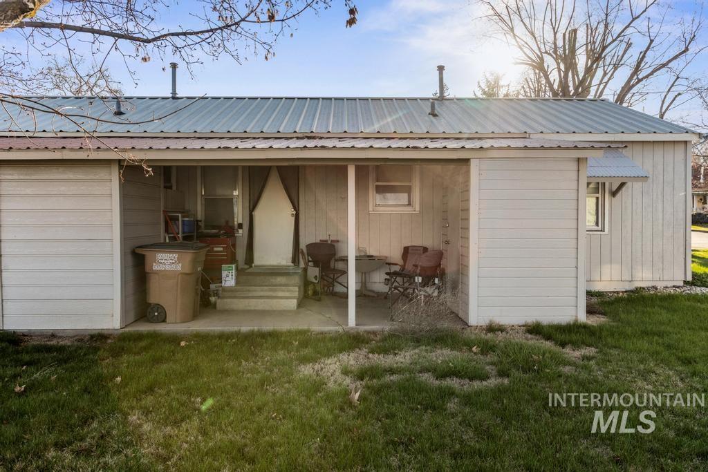 101/103 Wilson, Emmett, Idaho 83617, 2 Bedrooms, 1 Bathroom, Residential Income For Sale, Price $539,900,MLS 98979013