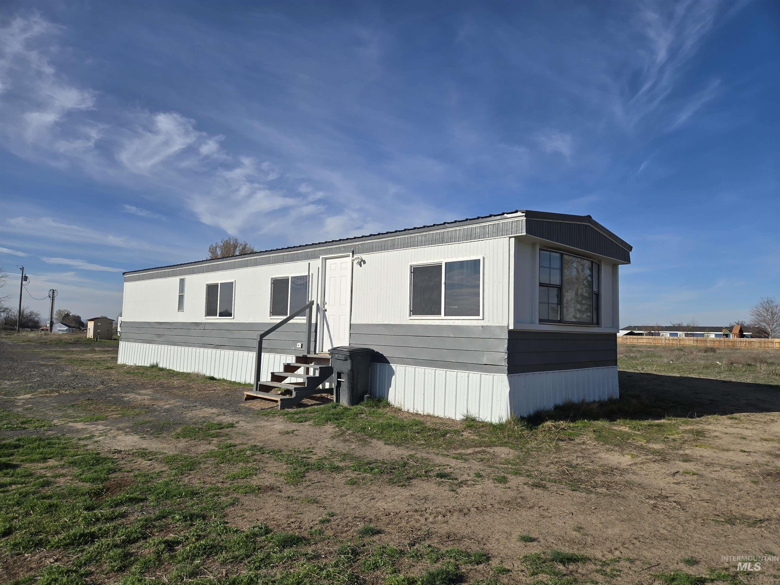 2910 S 1300 E, Hagerman, Idaho 83332-5884, 2 Bedrooms, 1 Bathroom, Residential For Sale, Price $245,000,MLS 98979017