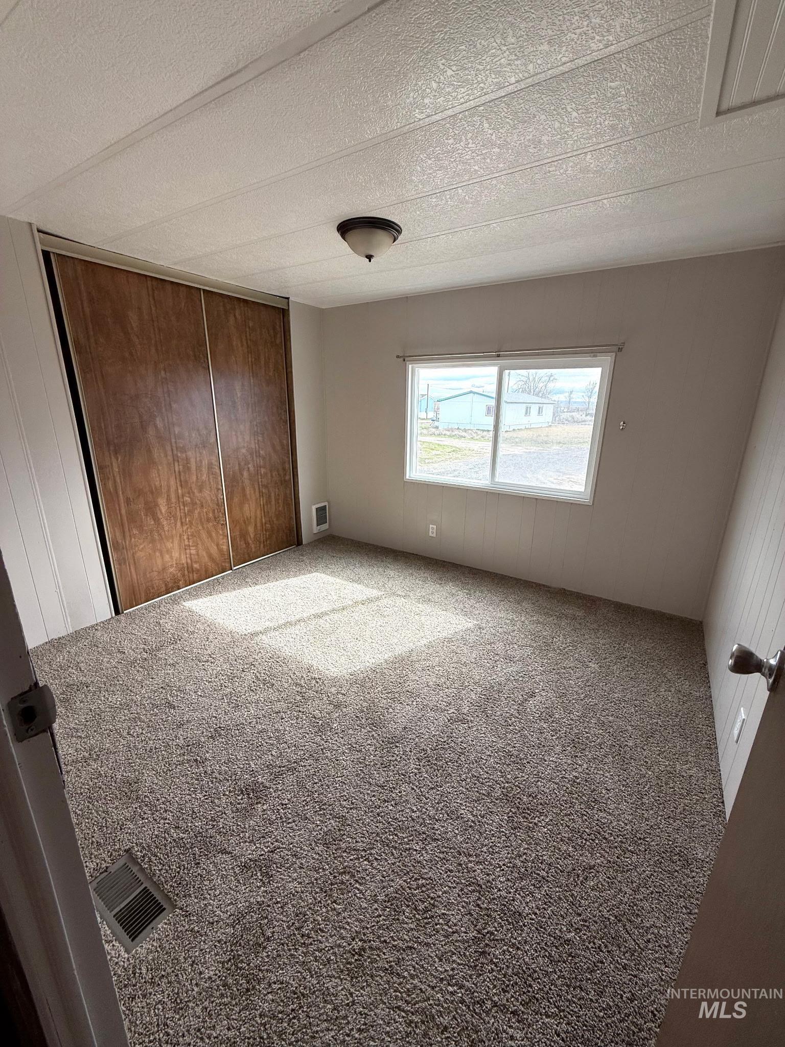 2910 S 1300 E, Hagerman, Idaho 83332-5884, 2 Bedrooms, 1 Bathroom, Residential For Sale, Price $245,000,MLS 98979017