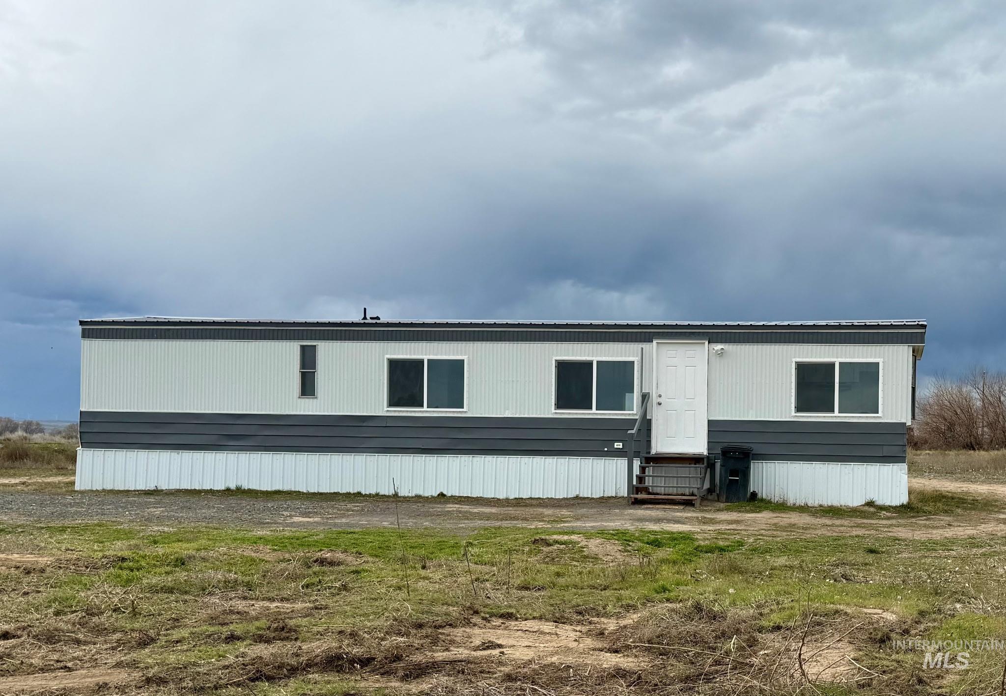 2910 S 1300 E, Hagerman, Idaho 83332-5884, 2 Bedrooms, 1 Bathroom, Residential For Sale, Price $245,000,MLS 98979017