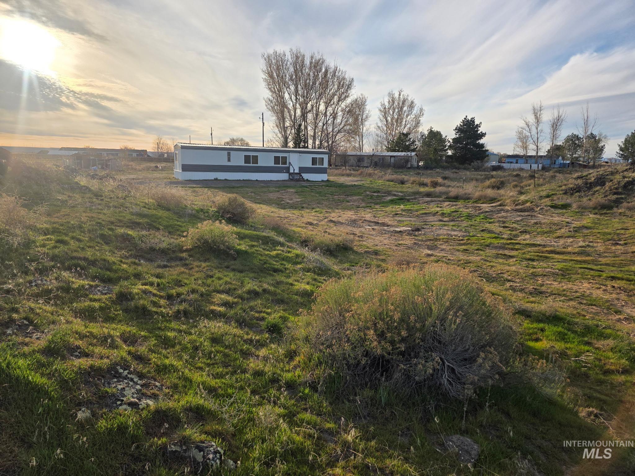 2910 S 1300 E, Hagerman, Idaho 83332-5884, 2 Bedrooms, 1 Bathroom, Residential For Sale, Price $245,000,MLS 98979017