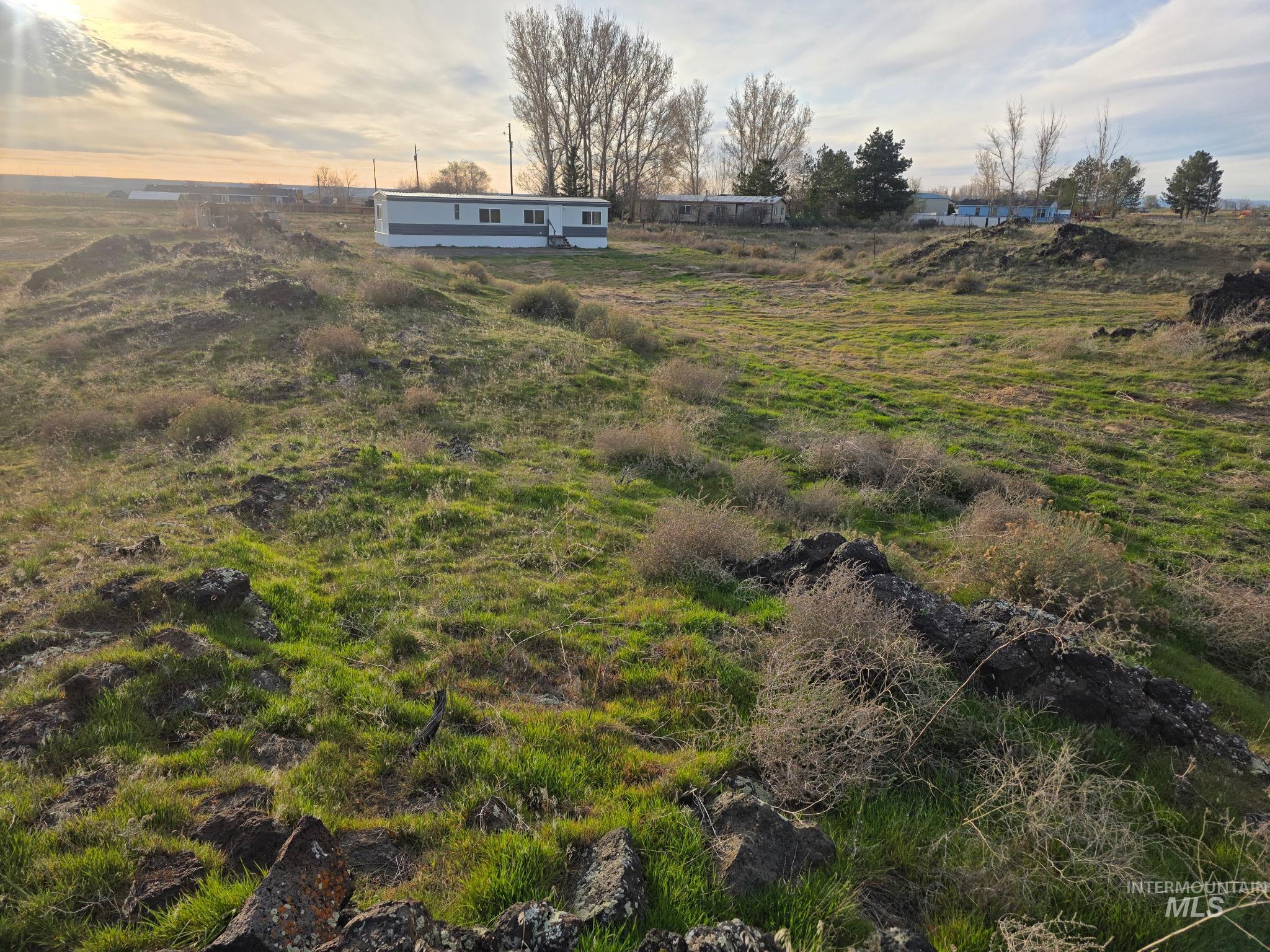 2910 S 1300 E, Hagerman, Idaho 83332-5884, 2 Bedrooms, 1 Bathroom, Residential For Sale, Price $245,000,MLS 98979017