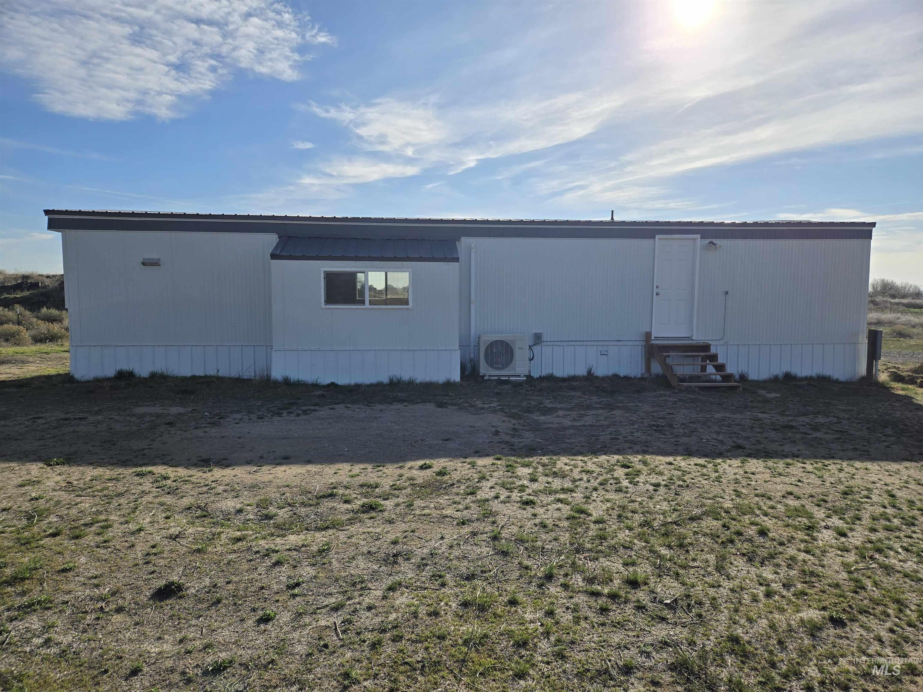 2910 S 1300 E, Hagerman, Idaho 83332-5884, 2 Bedrooms, 1 Bathroom, Residential For Sale, Price $245,000,MLS 98979017