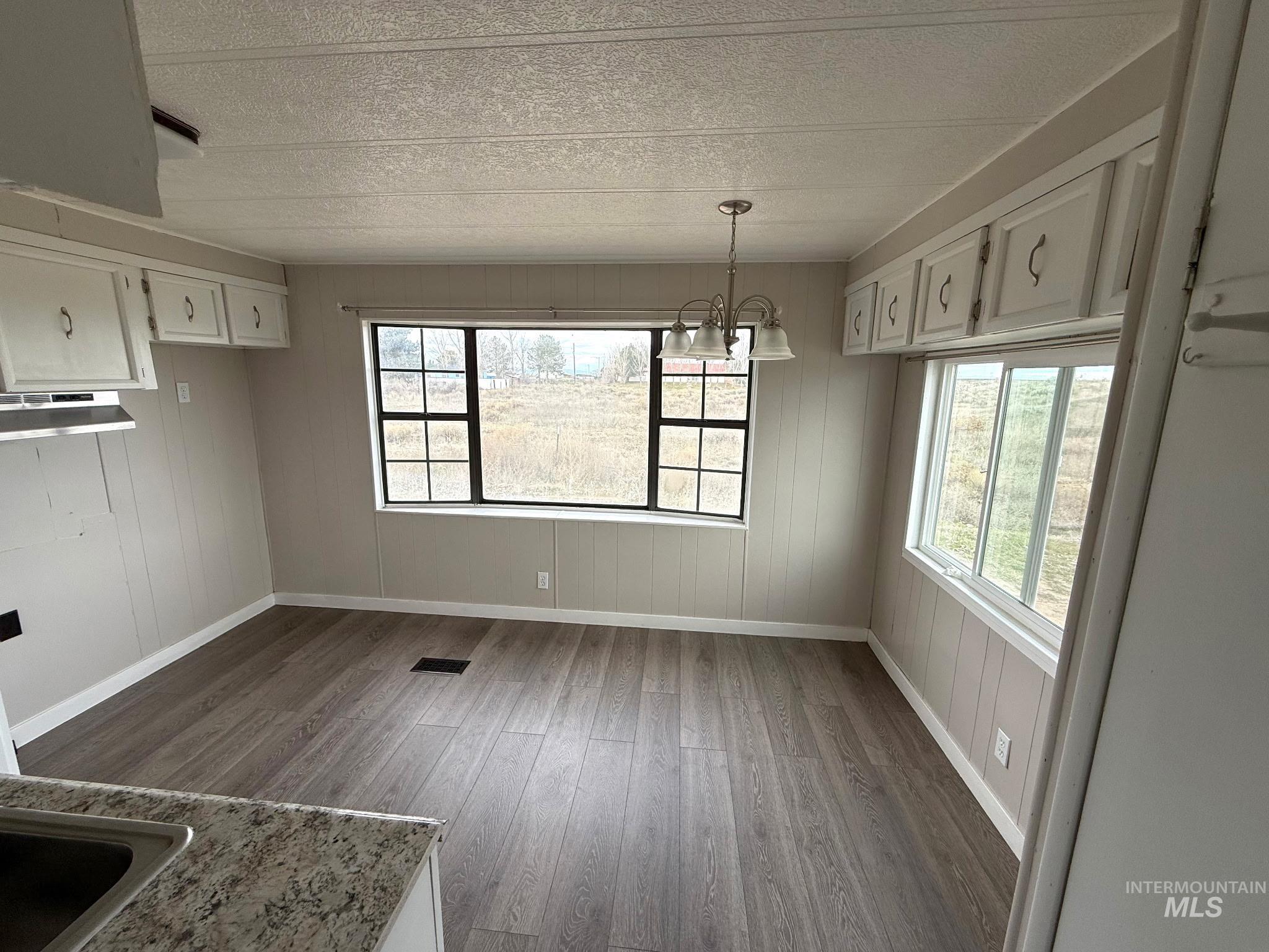 2910 S 1300 E, Hagerman, Idaho 83332-5884, 2 Bedrooms, 1 Bathroom, Residential For Sale, Price $245,000,MLS 98979017