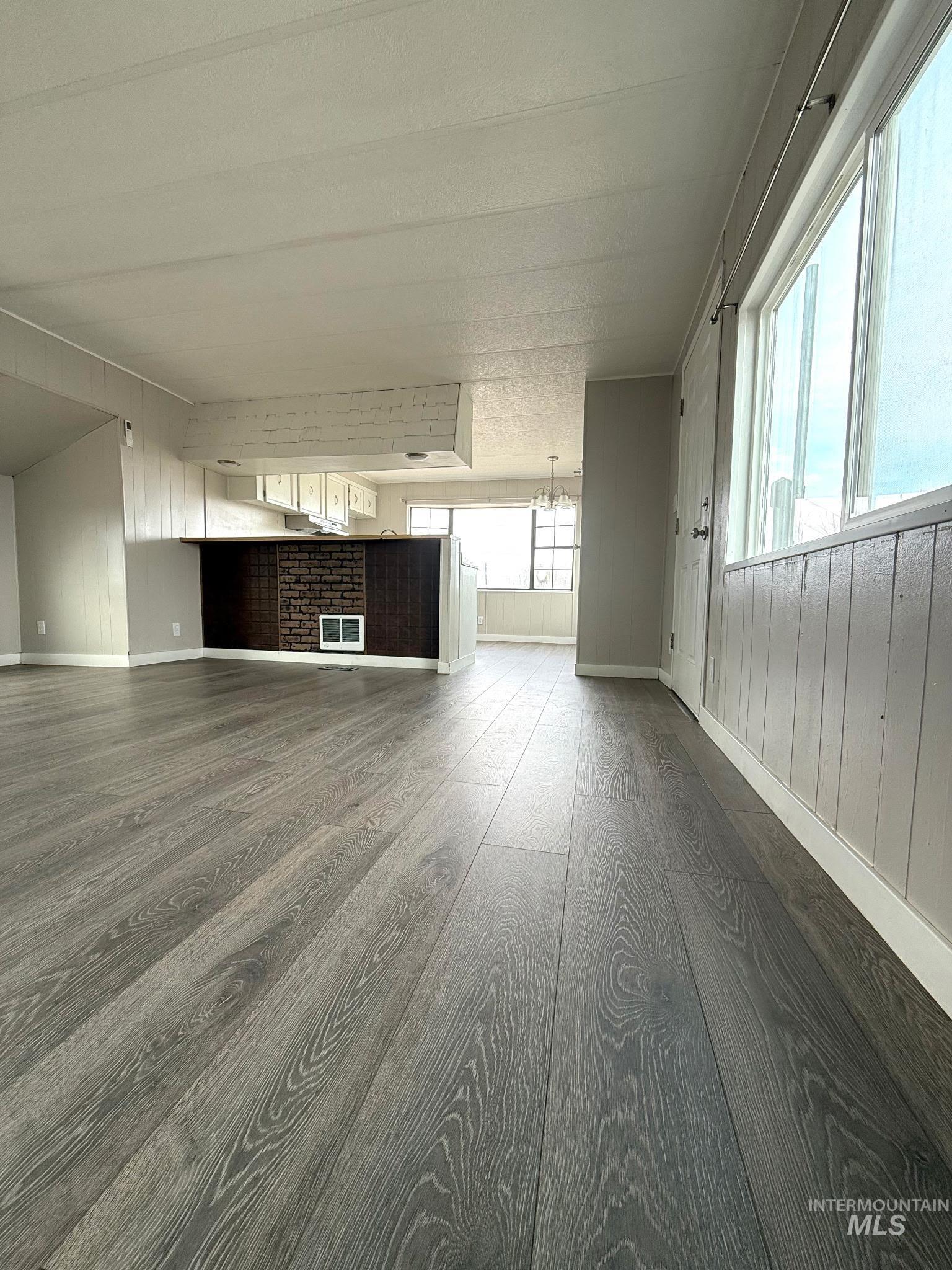 2910 S 1300 E, Hagerman, Idaho 83332-5884, 2 Bedrooms, 1 Bathroom, Residential For Sale, Price $245,000,MLS 98979017