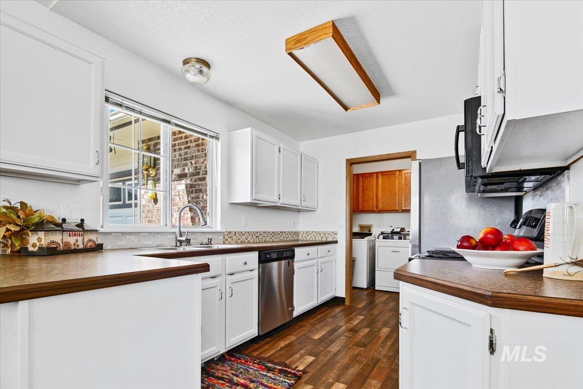 1100 Burnett Drive, Nampa, Idaho 83651, 2 Bedrooms, 2 Bathrooms, Residential For Sale, Price $270,000,MLS 98979019