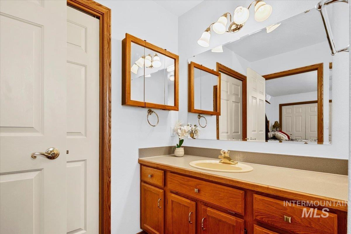 1100 Burnett Drive, Nampa, Idaho 83651, 2 Bedrooms, 2 Bathrooms, Residential For Sale, Price $270,000,MLS 98979019