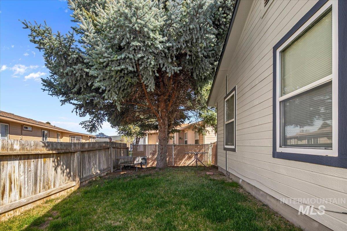 1100 Burnett Drive, Nampa, Idaho 83651, 2 Bedrooms, 2 Bathrooms, Residential For Sale, Price $270,000,MLS 98979019