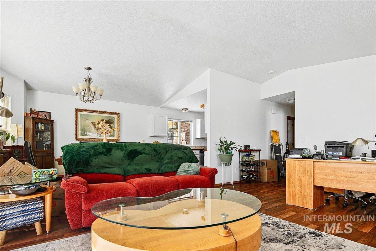 1100 Burnett Drive, Nampa, Idaho 83651, 2 Bedrooms, 2 Bathrooms, Residential For Sale, Price $270,000,MLS 98979019